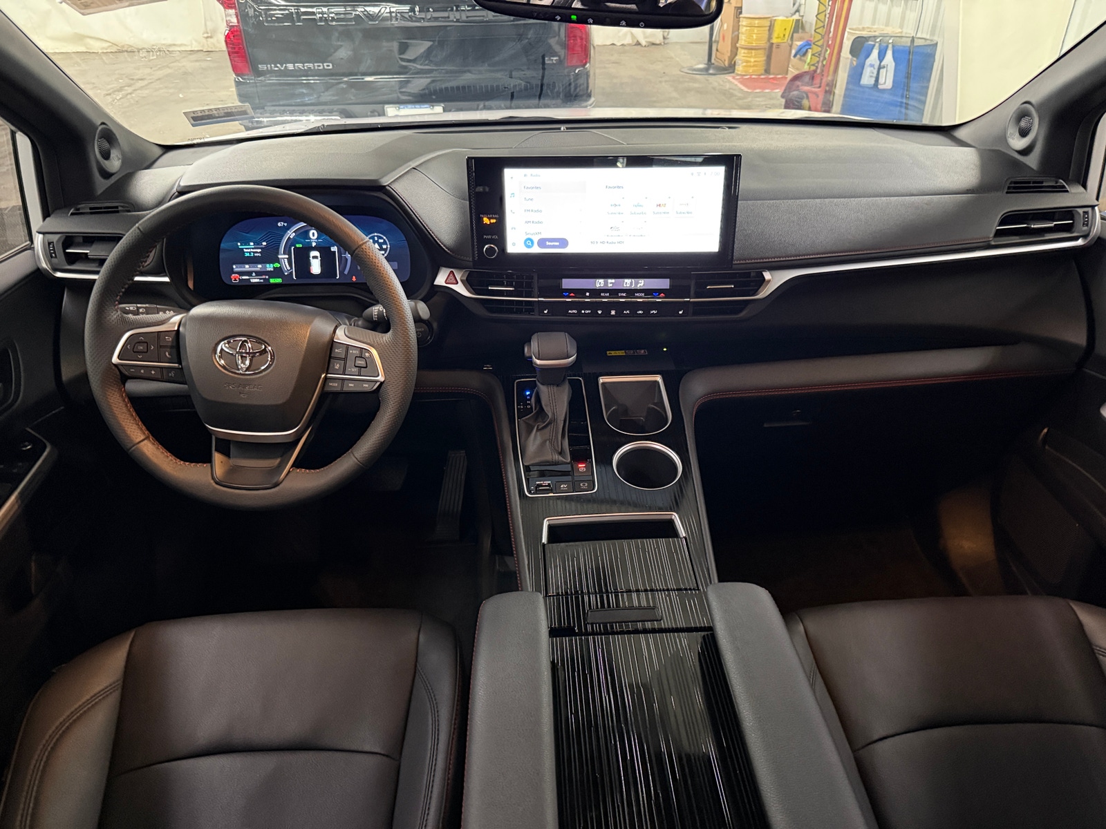 Thumbnail: 2025 Toyota Sienna - 3