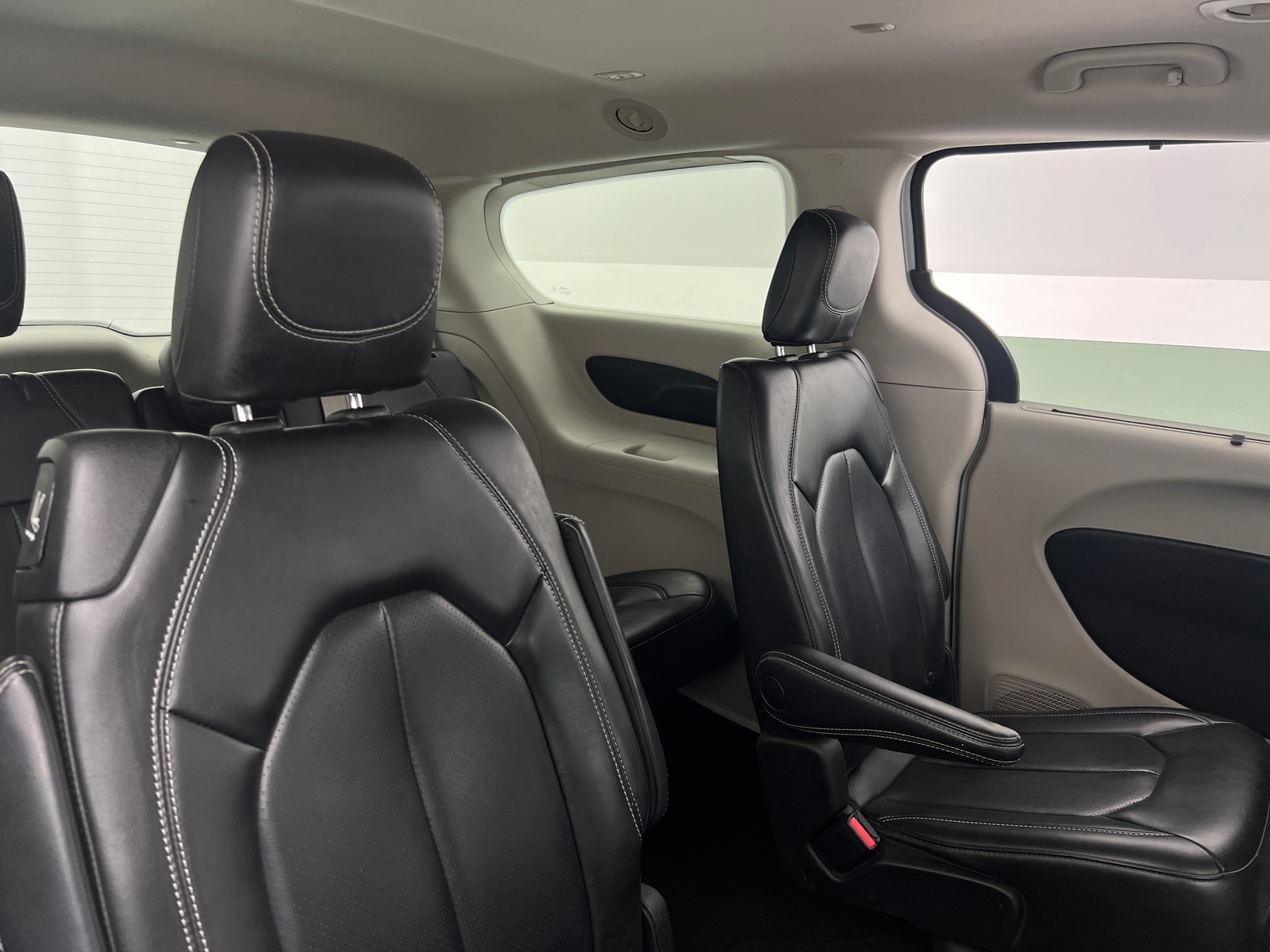 Thumbnail: 2023 Chrysler Pacifica - 5