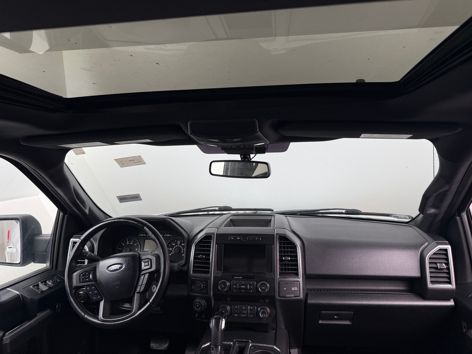 Thumbnail: 2019 Ford Econoline - 3