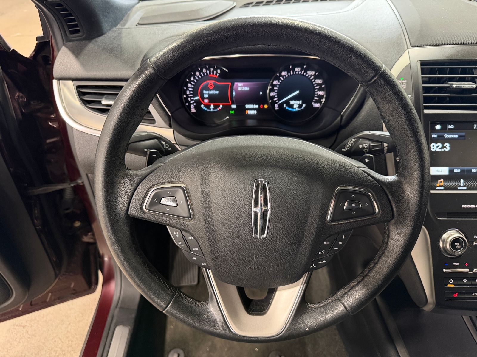 Thumbnail: 2016 Lincoln MKC - 4