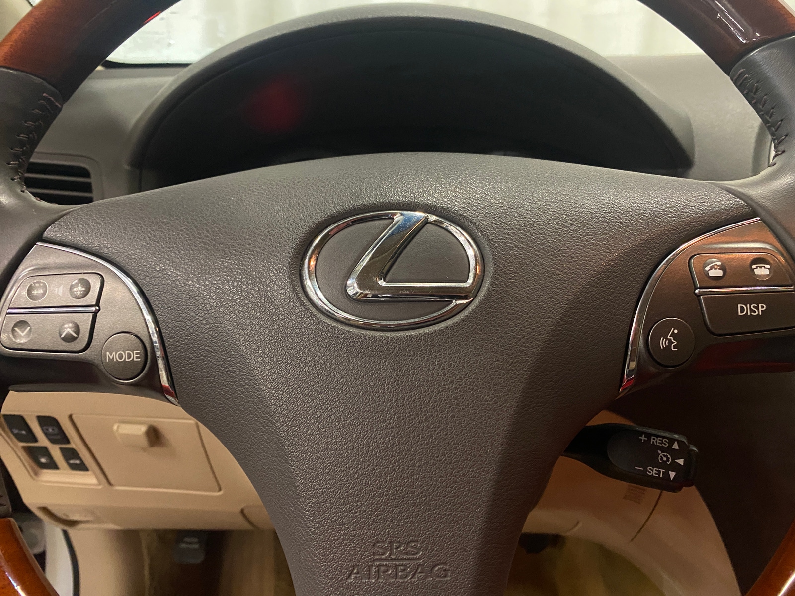 Thumbnail: 2011 Lexus ES - 4