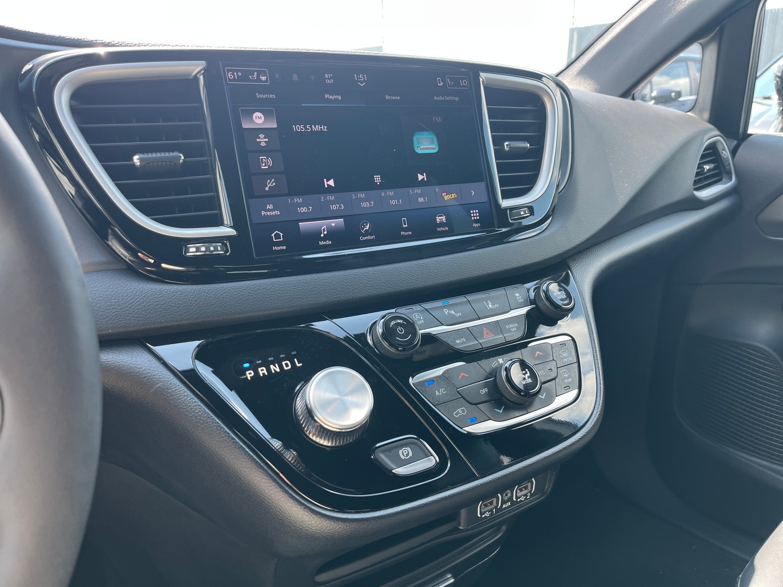 Thumbnail: 2025 Chrysler Pacifica - 4