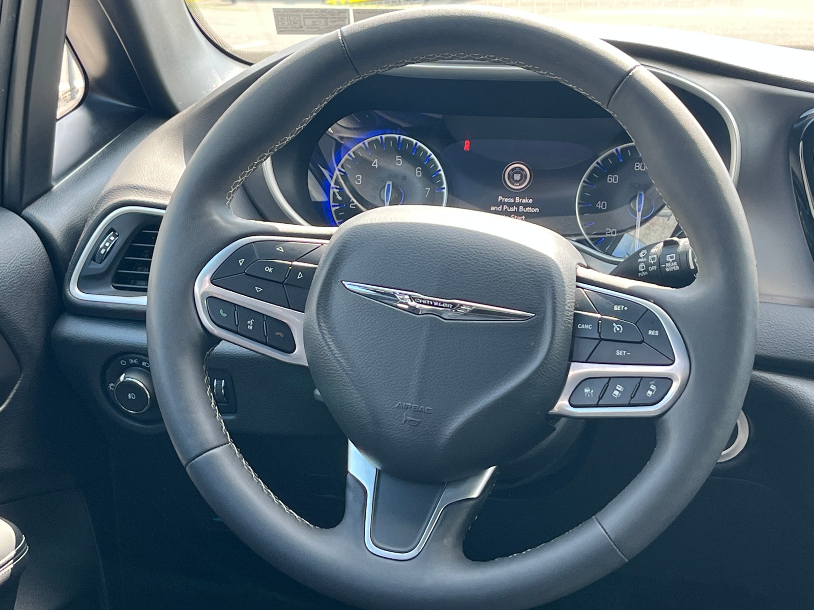 Thumbnail: 2025 Chrysler Pacifica - 5