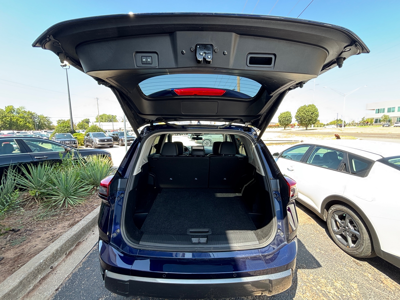 Thumbnail: 2026 Nissan Rogue - 6