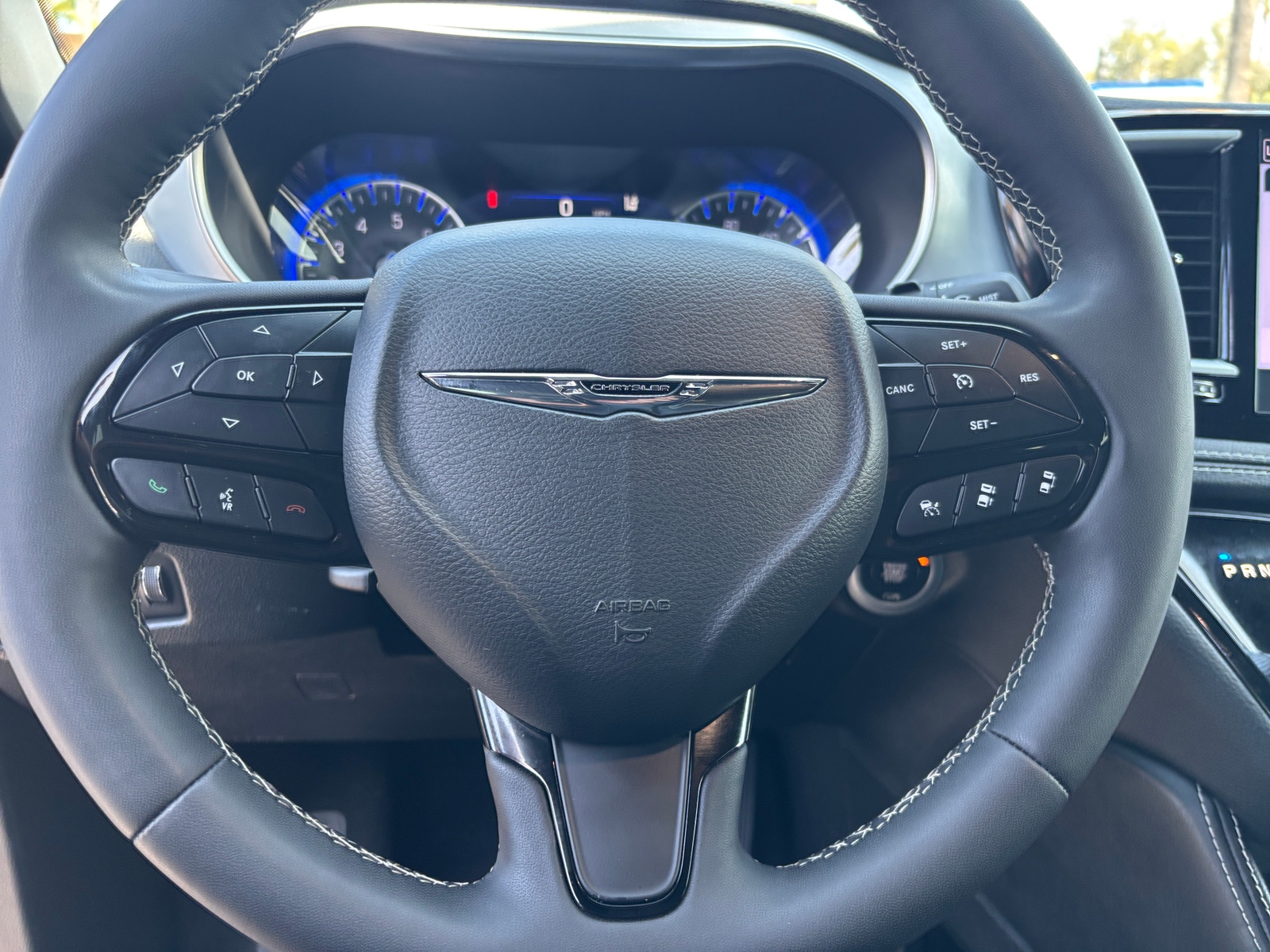 Thumbnail: 2025 Chrysler Pacifica - 5