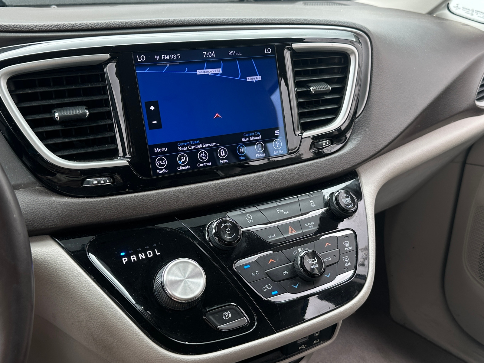 Thumbnail: 2019 Chrysler Pacifica - 3