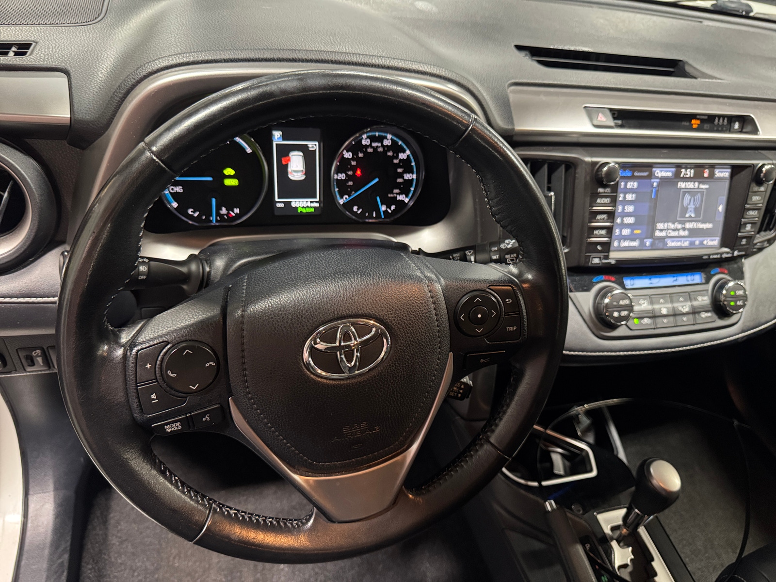 Thumbnail: 2017 Toyota RAV4 - 4