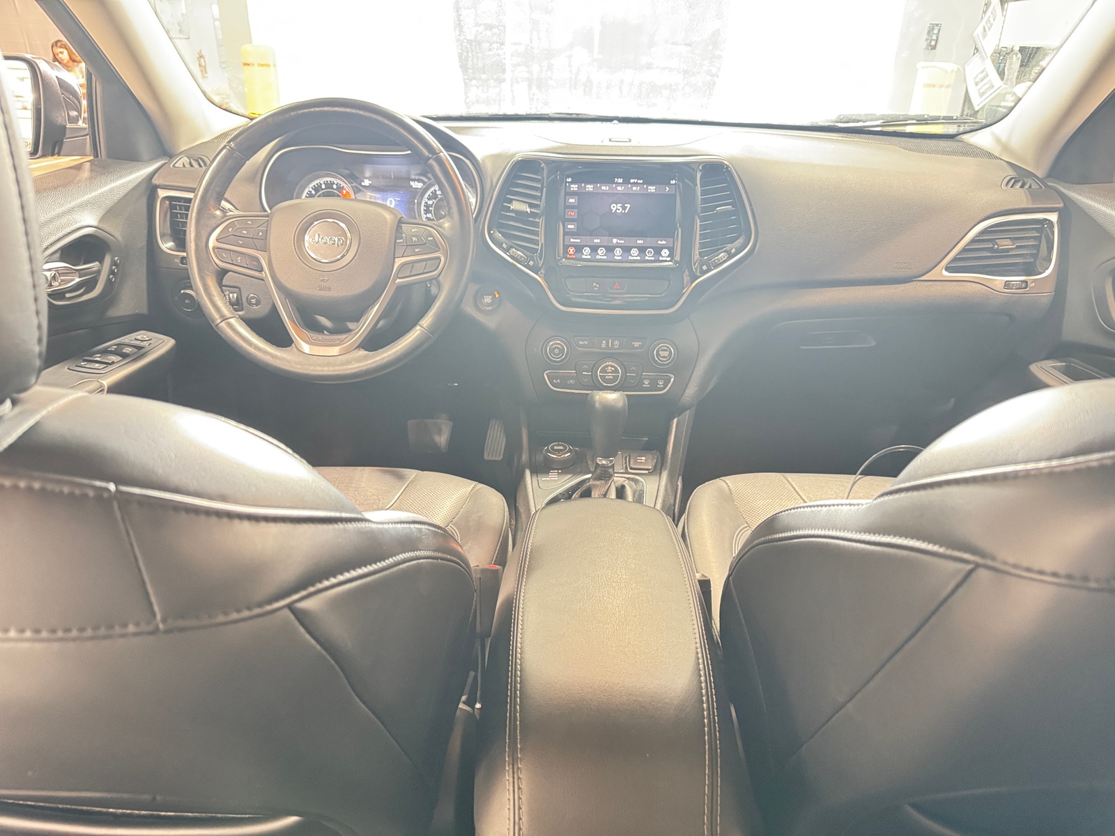 Thumbnail: 2019 Jeep Cherokee - 2