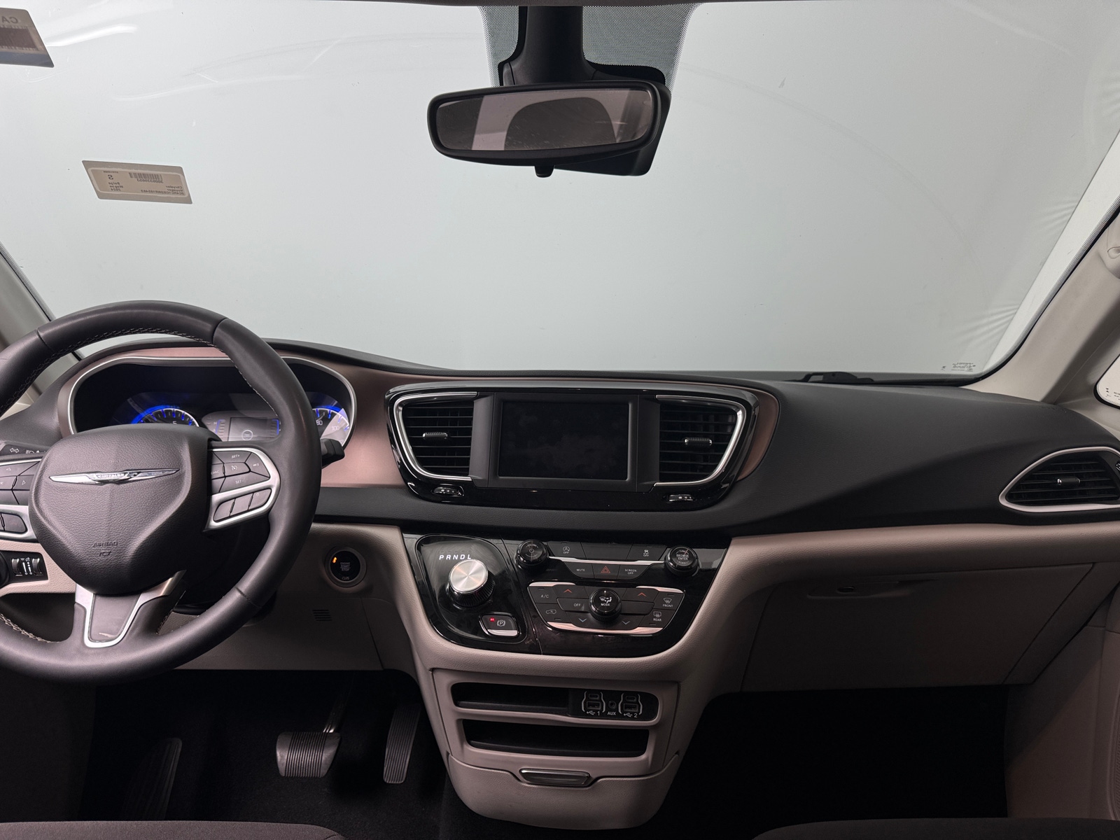 Thumbnail: 2024 Chrysler Voyager - 3