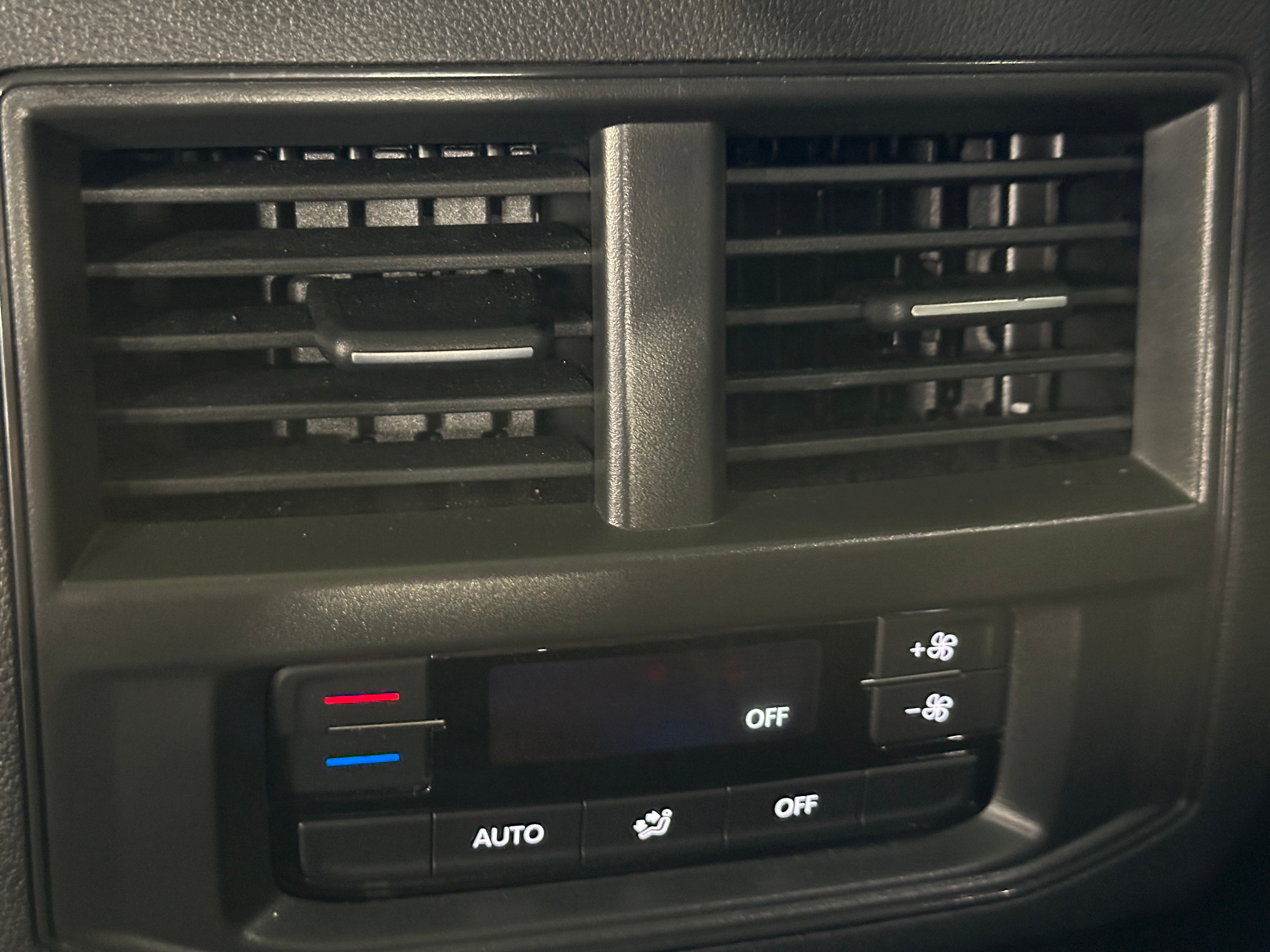 2021 Volkswagen Atlas SE w/Tech R-Line - Photo 5