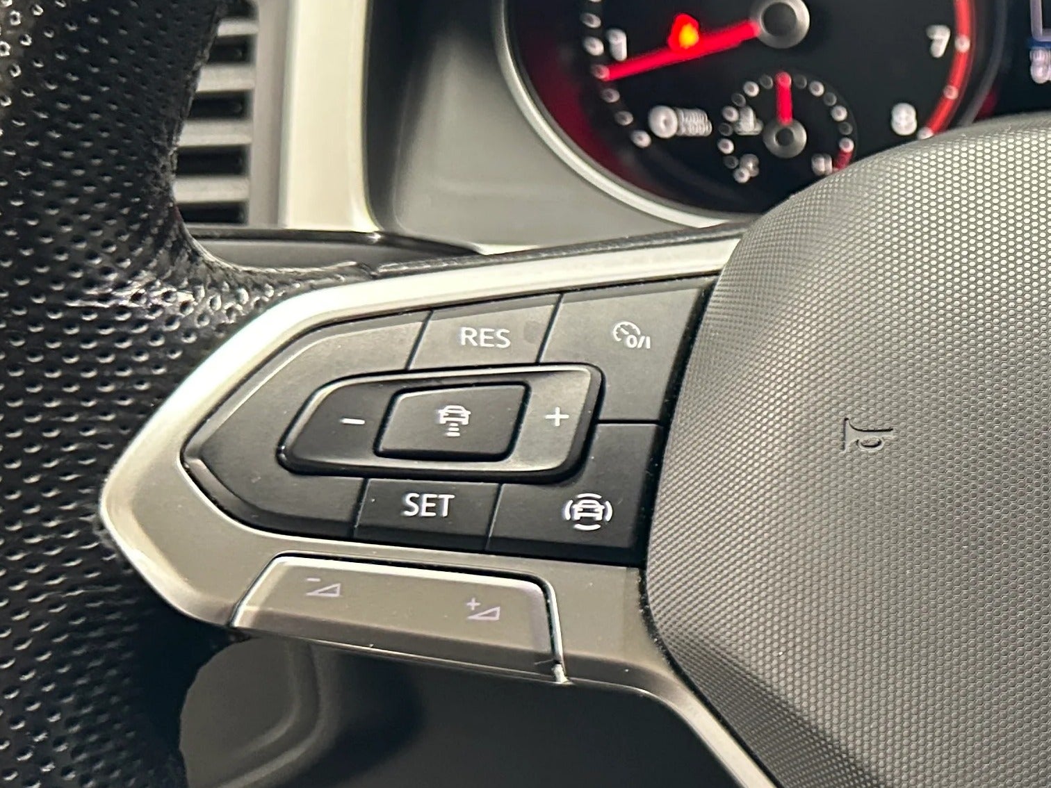 2021 Volkswagen Atlas SE w/Tech R-Line - Photo 19