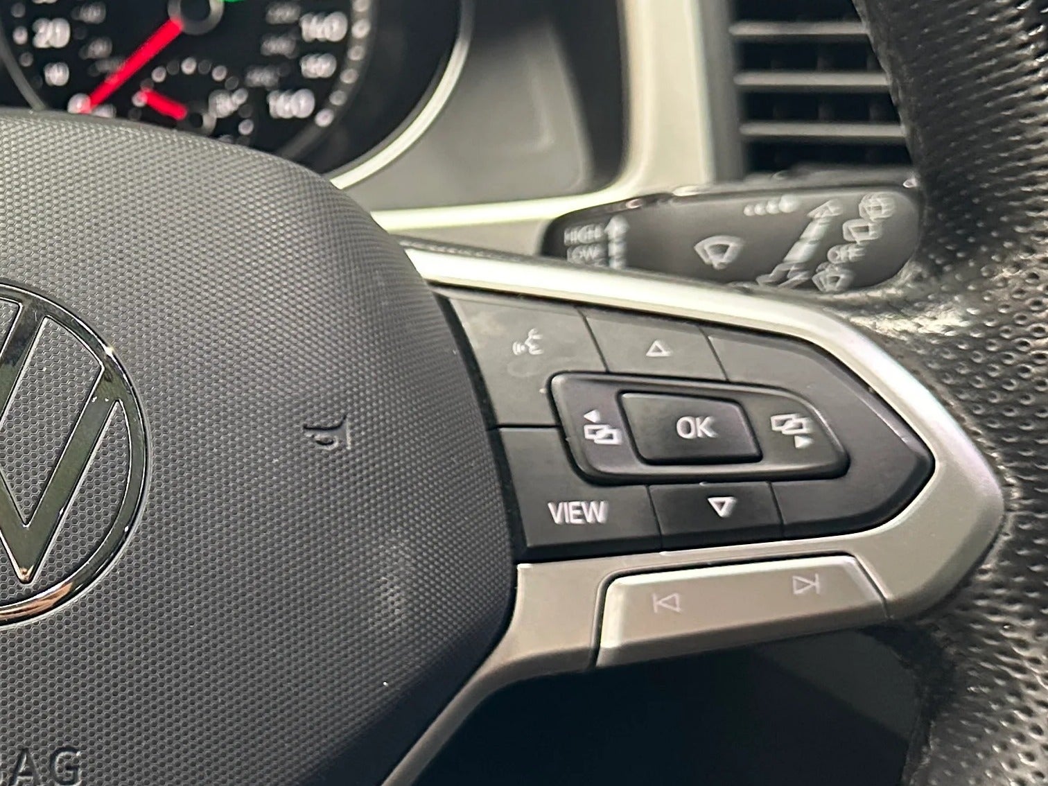 2021 Volkswagen Atlas SE w/Tech R-Line - Photo 20