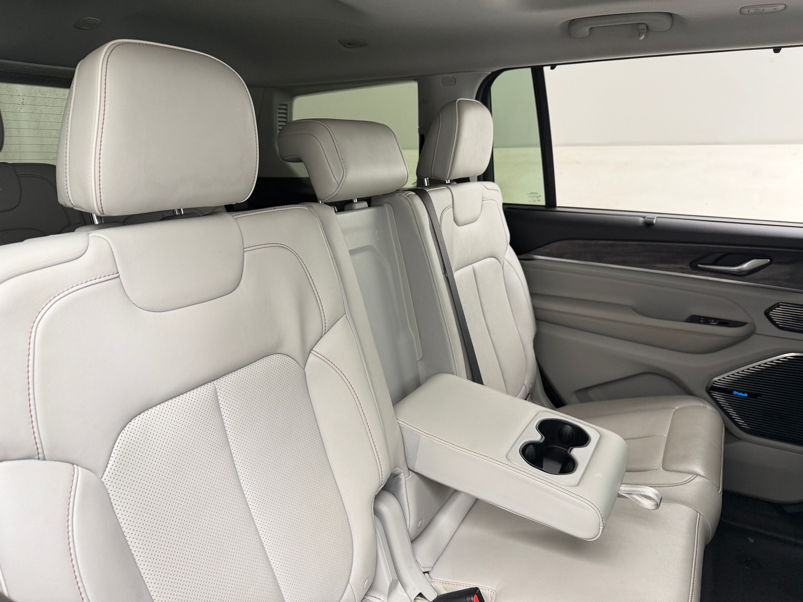 Thumbnail: 2022 Jeep Grand Cherokee L - 5
