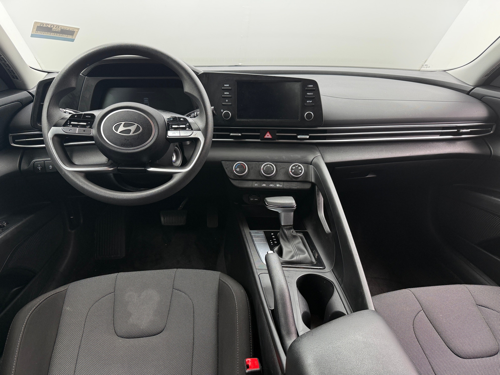 Thumbnail: 2024 Hyundai Elantra - 3
