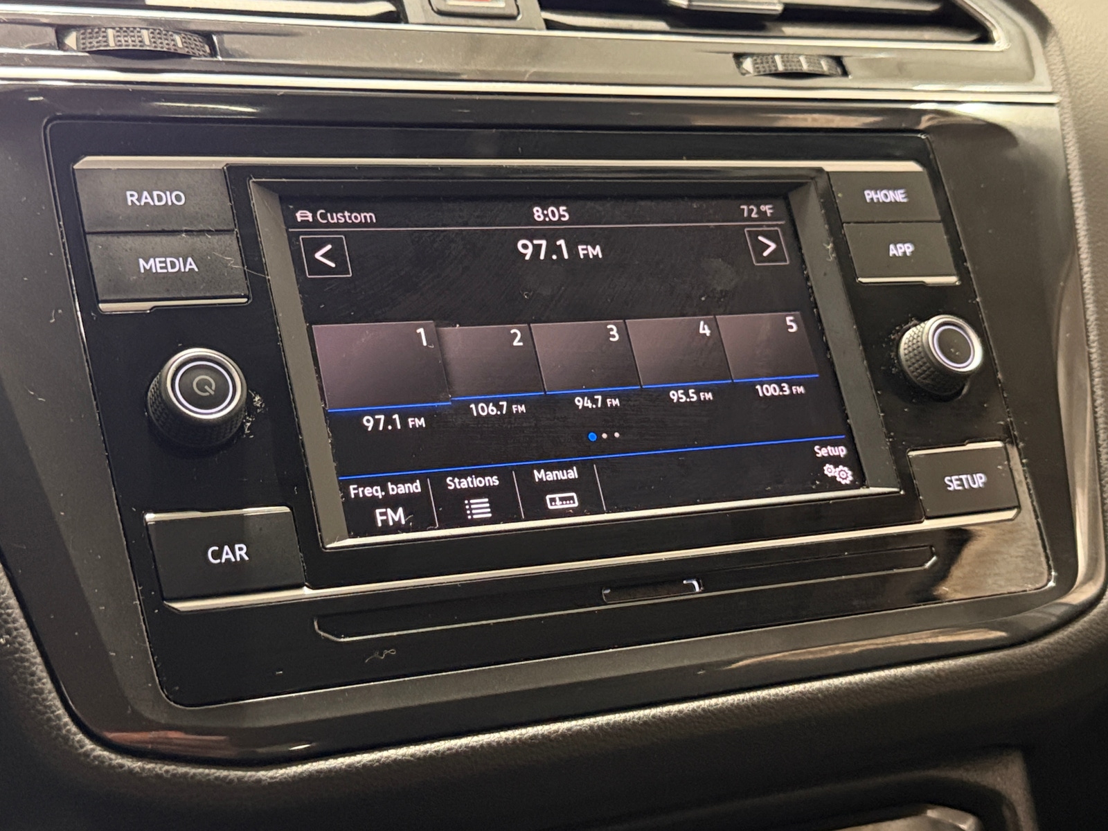 Thumbnail: 2018 Volkswagen Tiguan - 4
