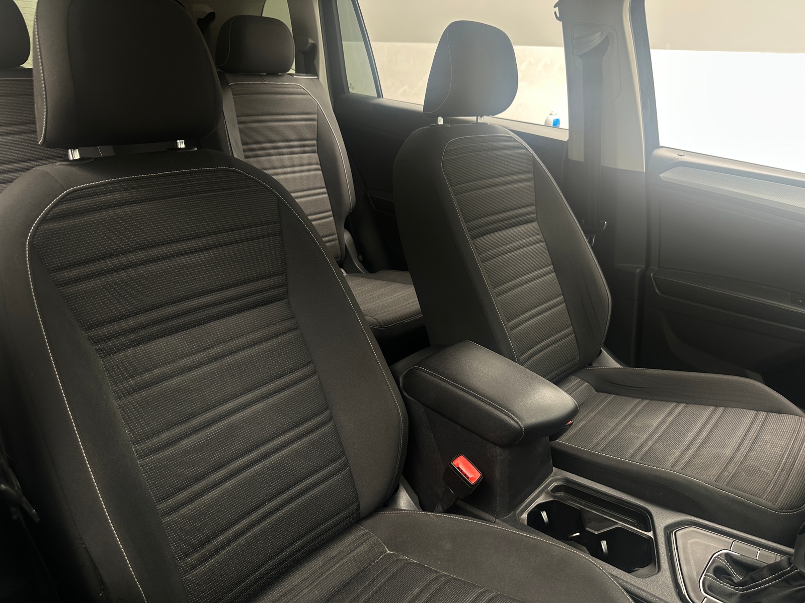 Thumbnail: 2022 Volkswagen Tiguan - 2