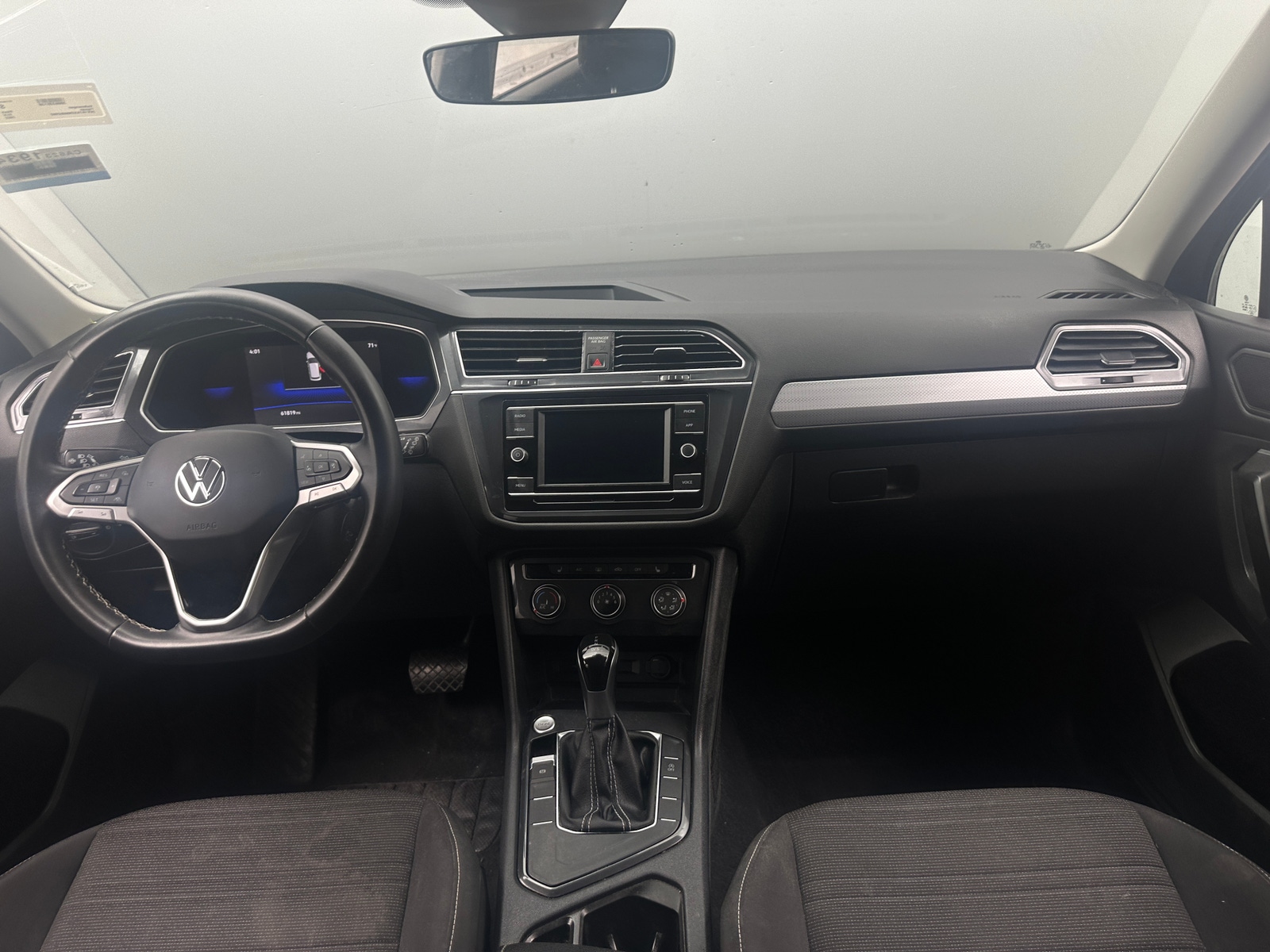 Thumbnail: 2022 Volkswagen Tiguan - 3