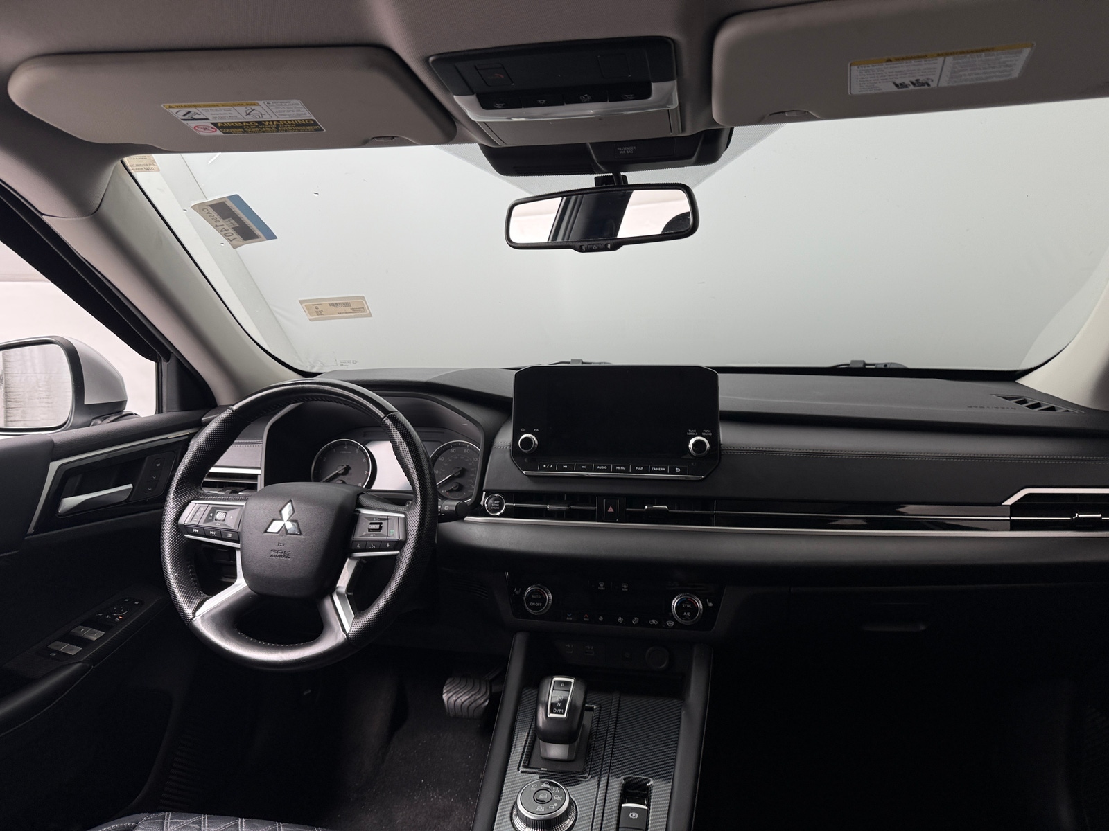 Thumbnail: 2022 Mitsubishi Outlander - 2