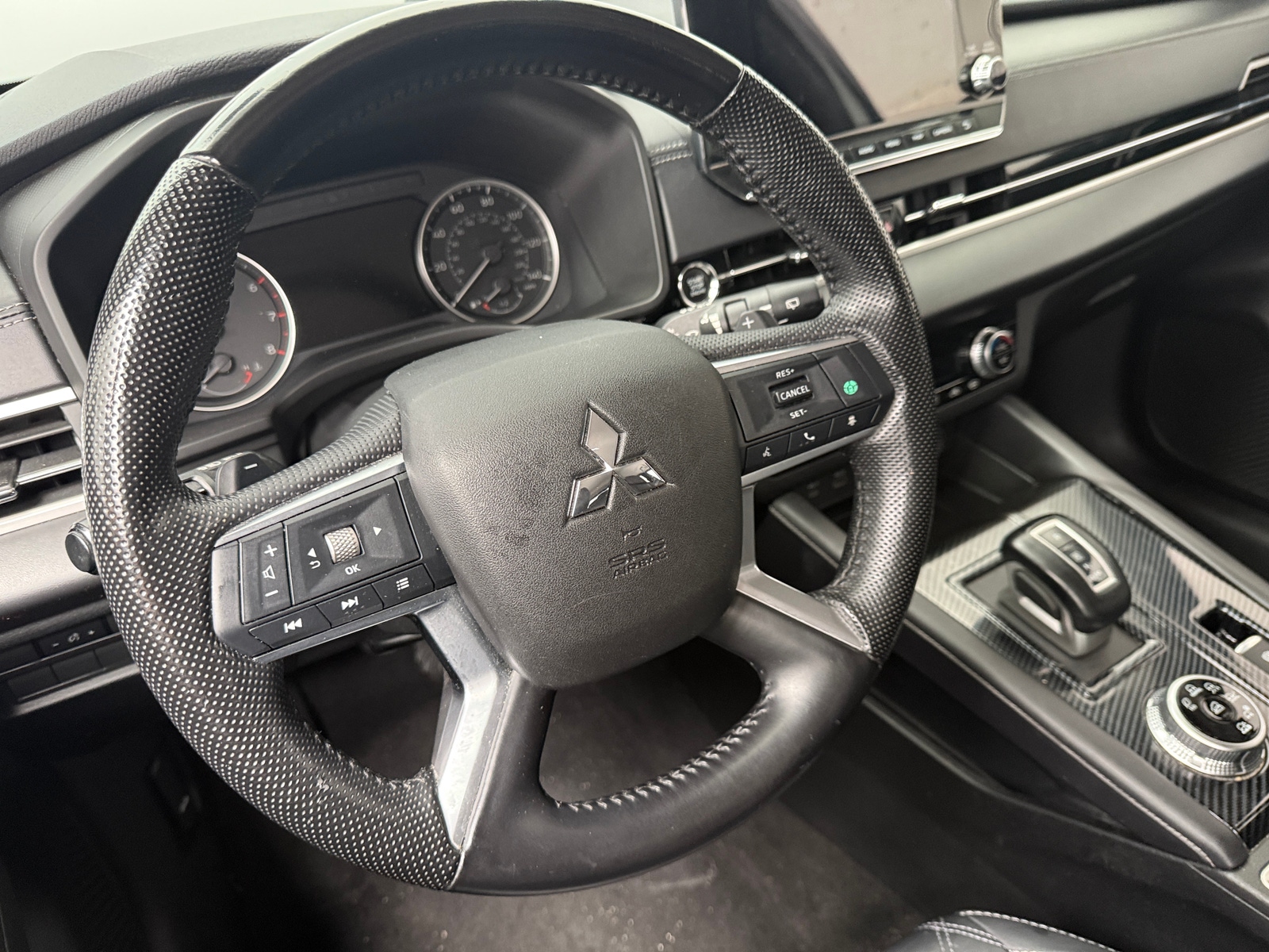 Thumbnail: 2022 Mitsubishi Outlander - 4