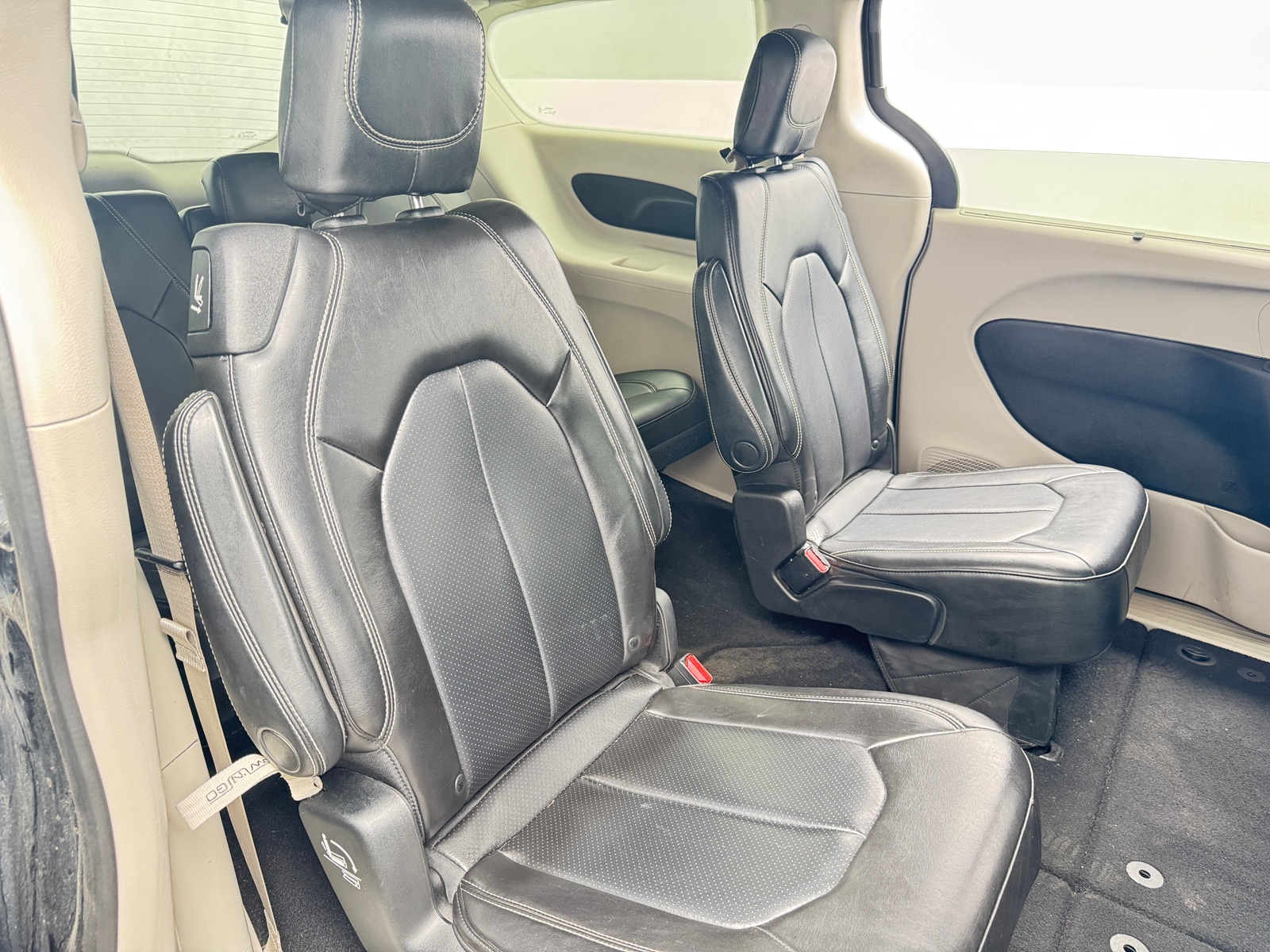 Thumbnail: 2020 Chrysler Voyager - 5