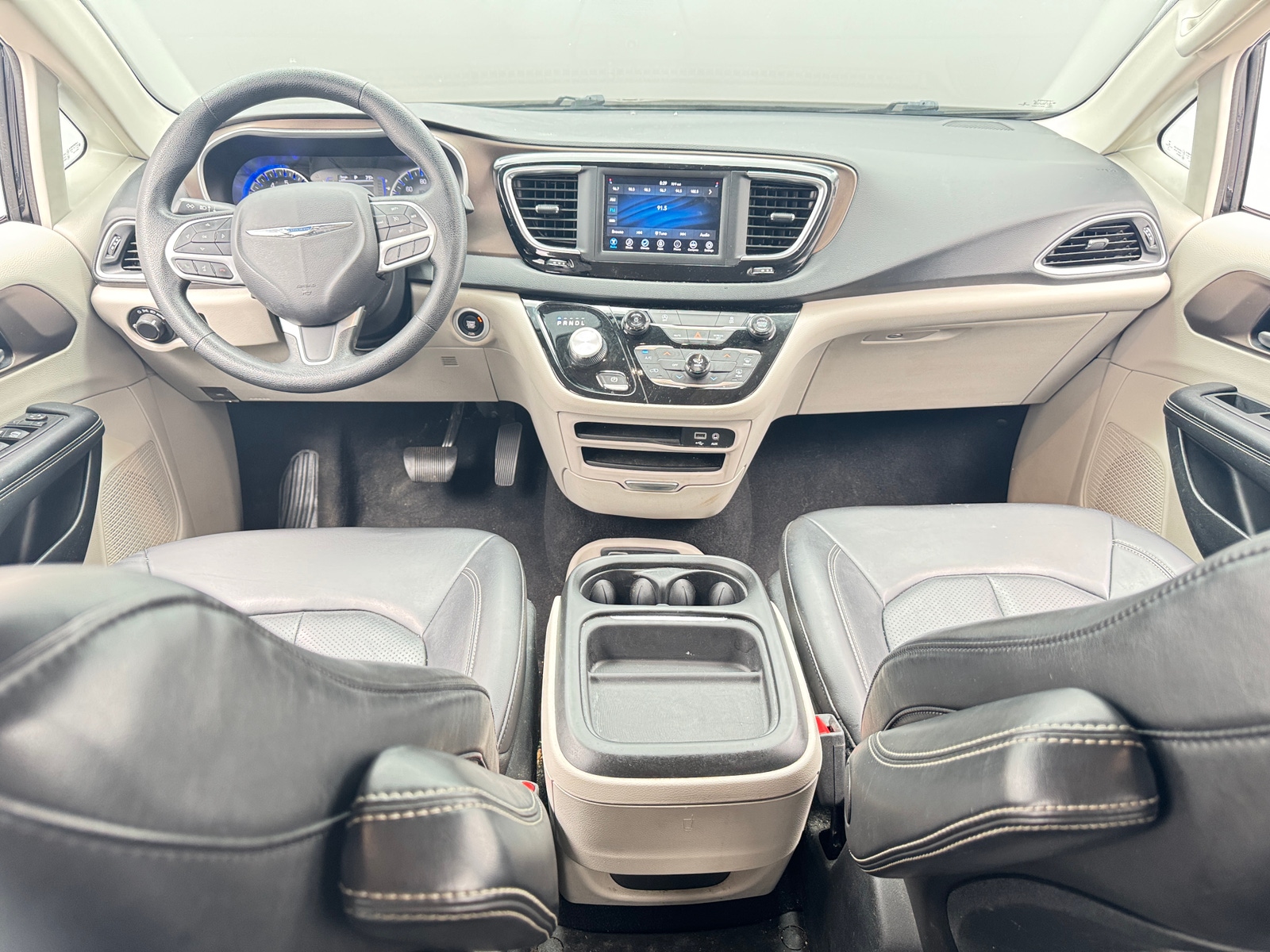 Thumbnail: 2020 Chrysler Voyager - 2