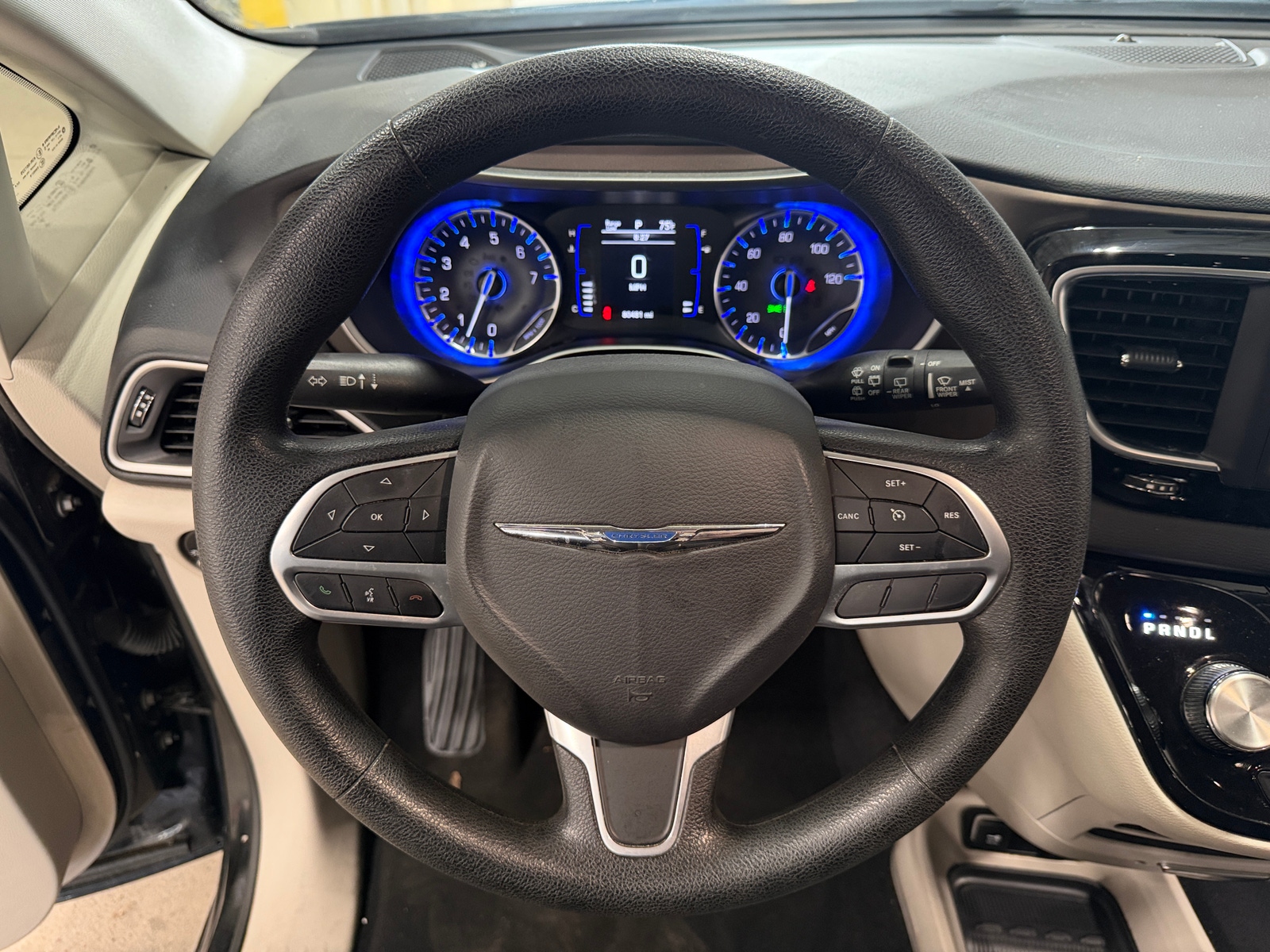 Thumbnail: 2020 Chrysler Voyager - 4