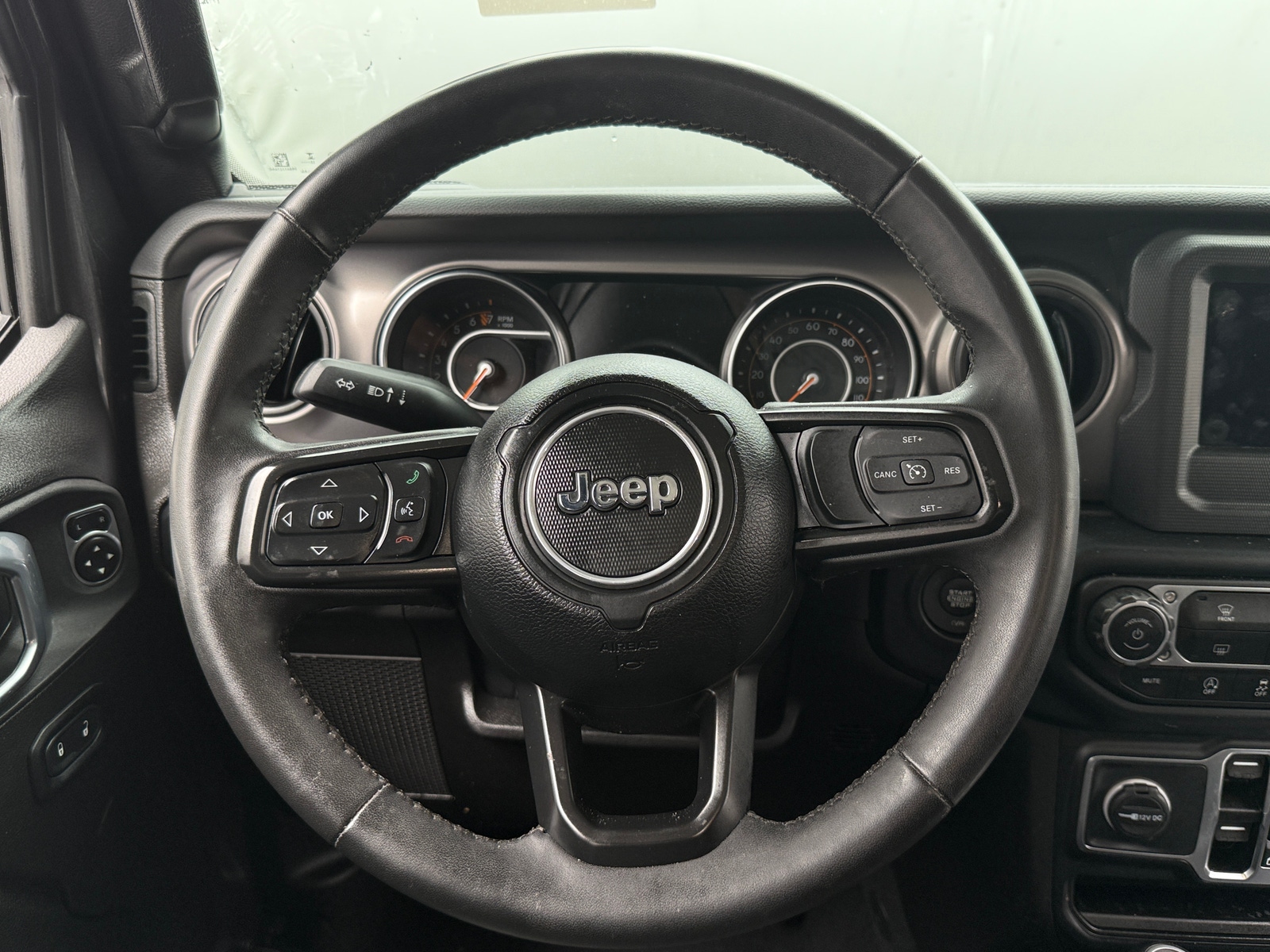 Thumbnail: 2023 Jeep Gladiator - 5
