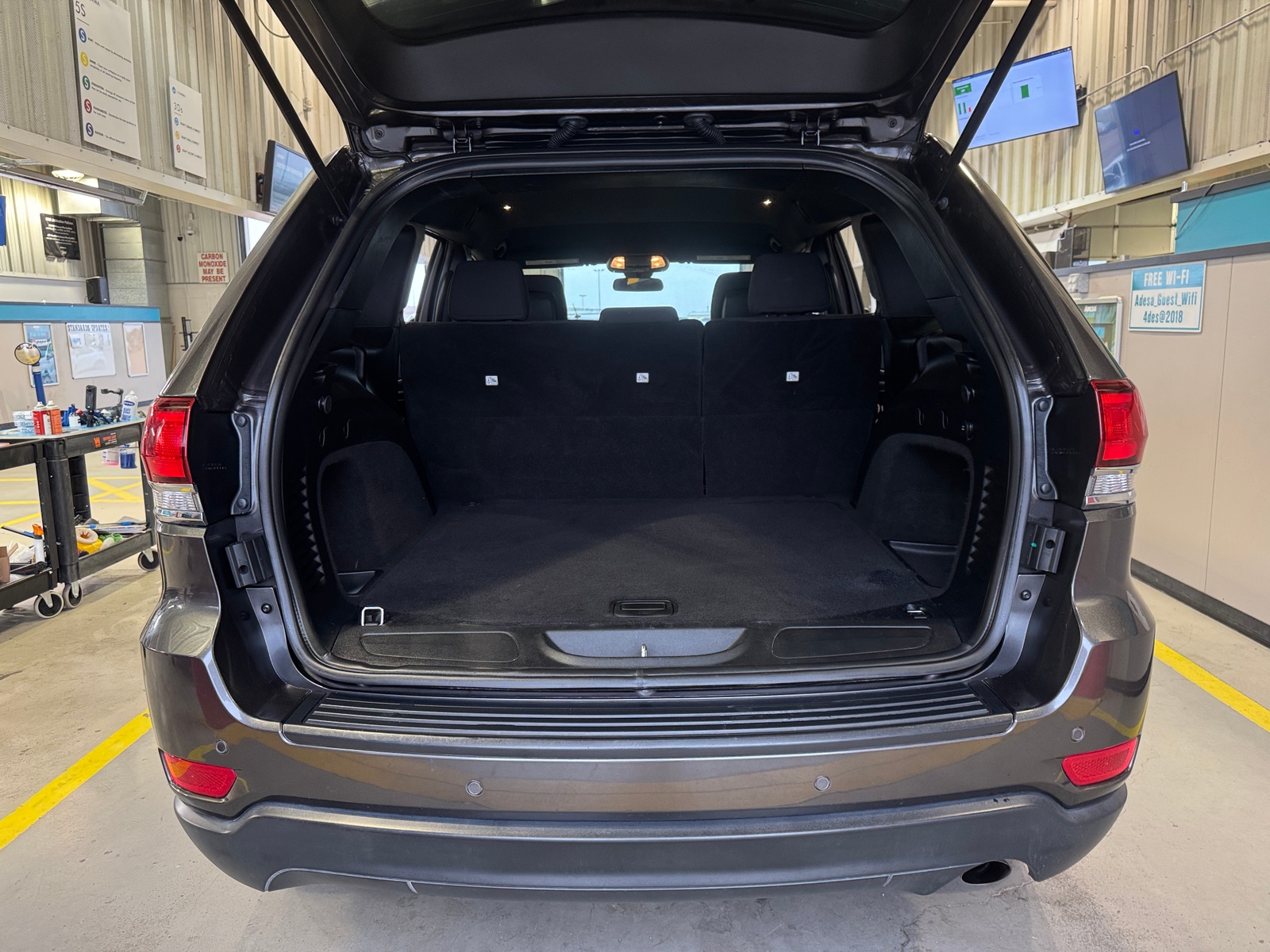 Thumbnail: 2020 Jeep Grand Cherokee - 7
