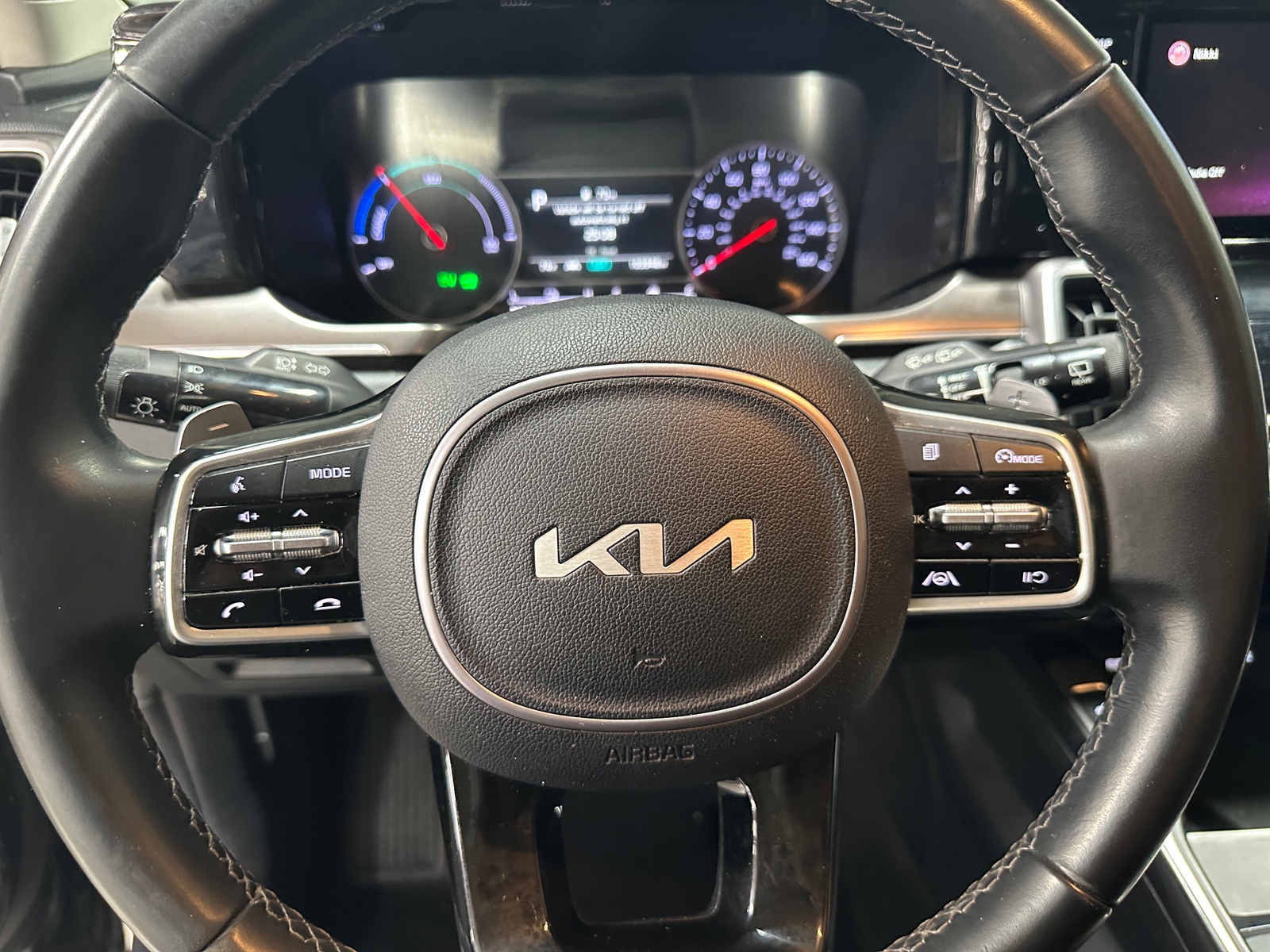 Thumbnail: 2022 Kia Sorento - 4
