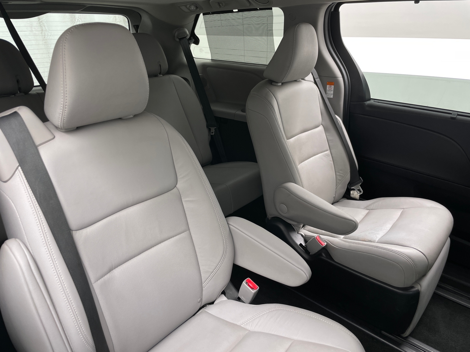 Thumbnail: 2019 Toyota Sienna - 5