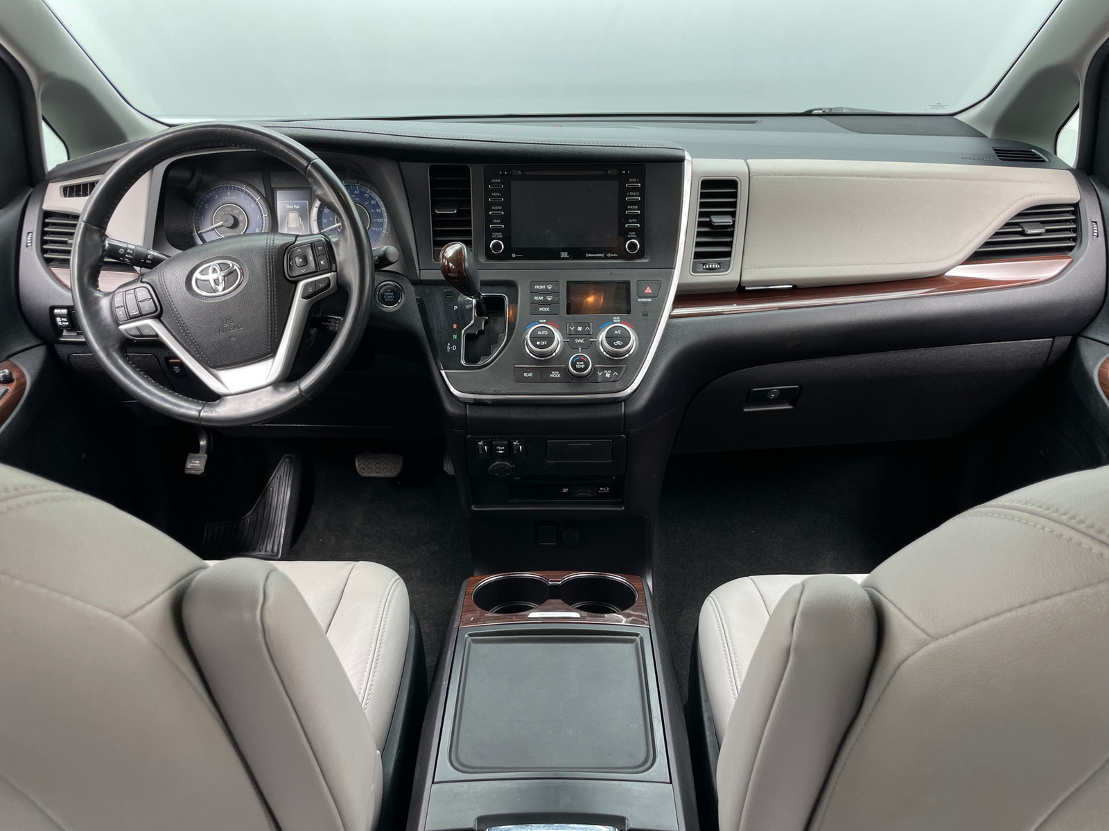 Thumbnail: 2019 Toyota Sienna - 2
