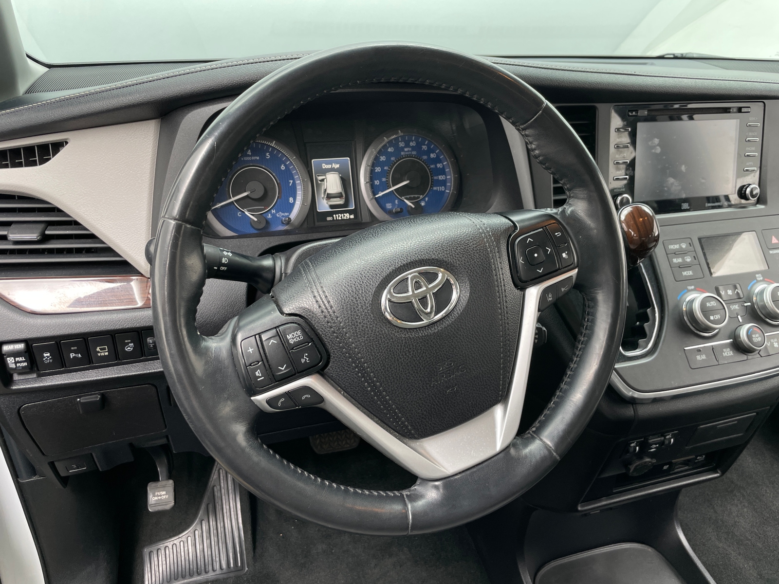 Thumbnail: 2019 Toyota Sienna - 4