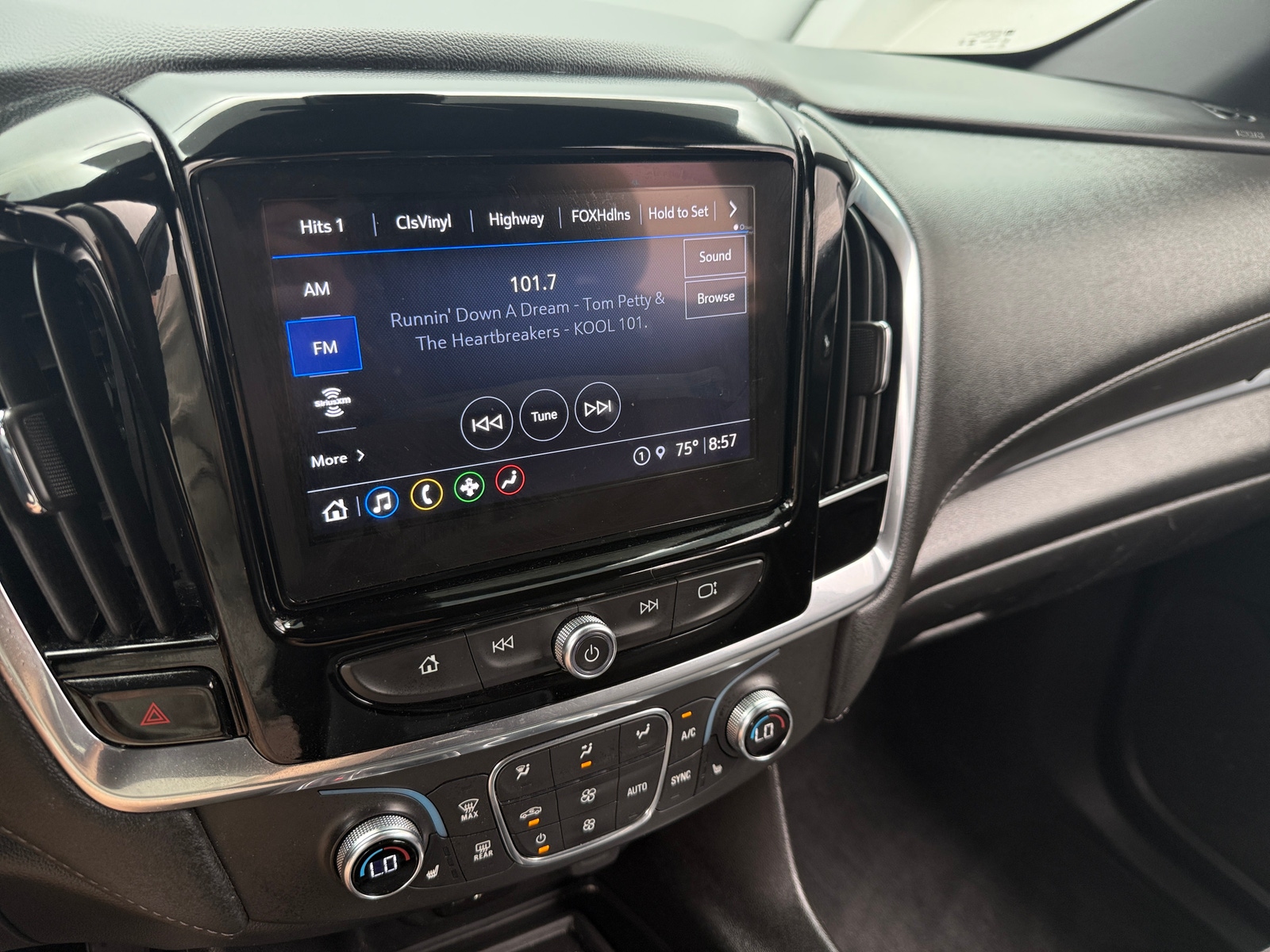Thumbnail: 2023 Chevrolet Traverse - 4