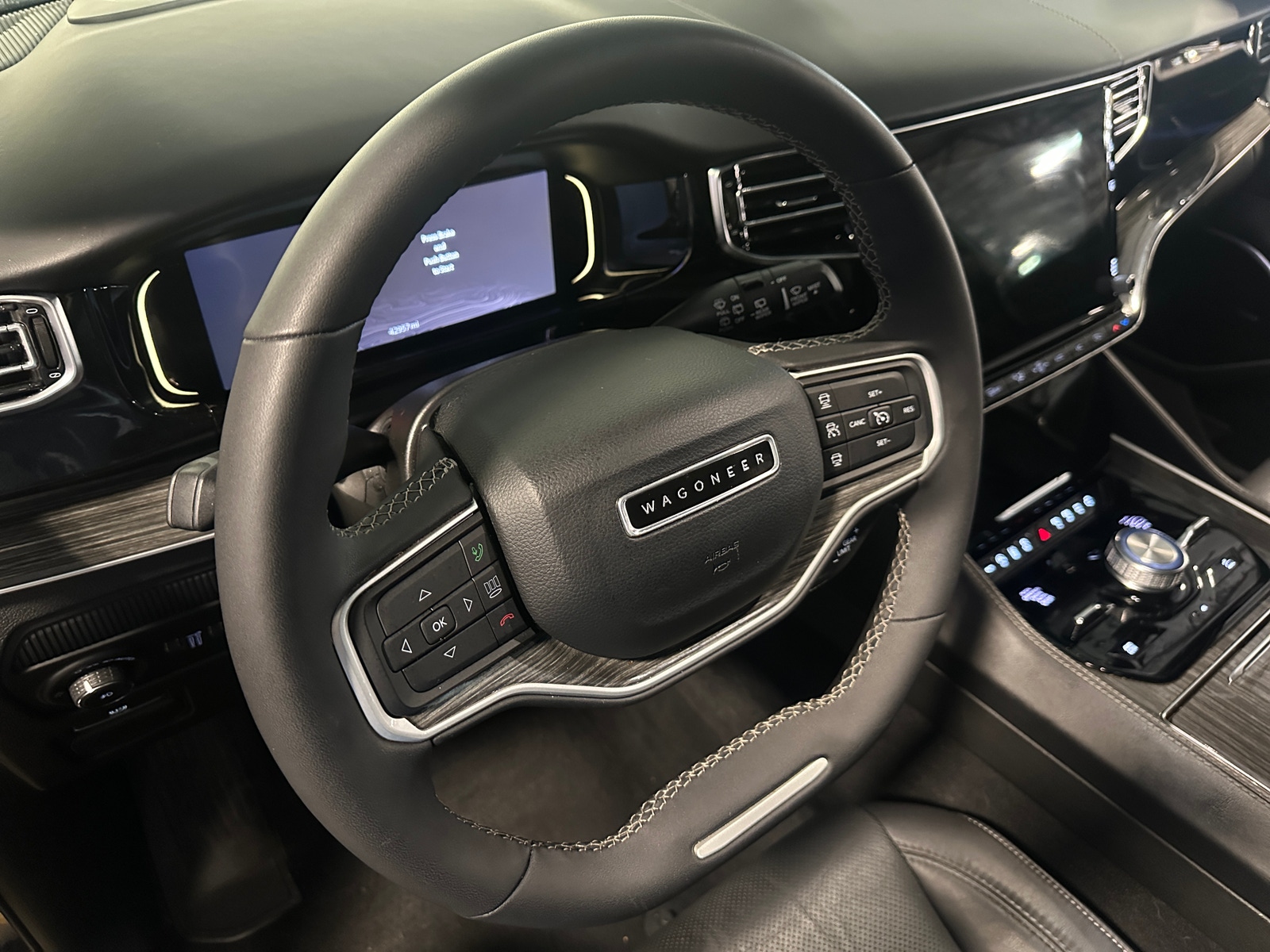 Thumbnail: 2022 Jeep Wagoneer - 4