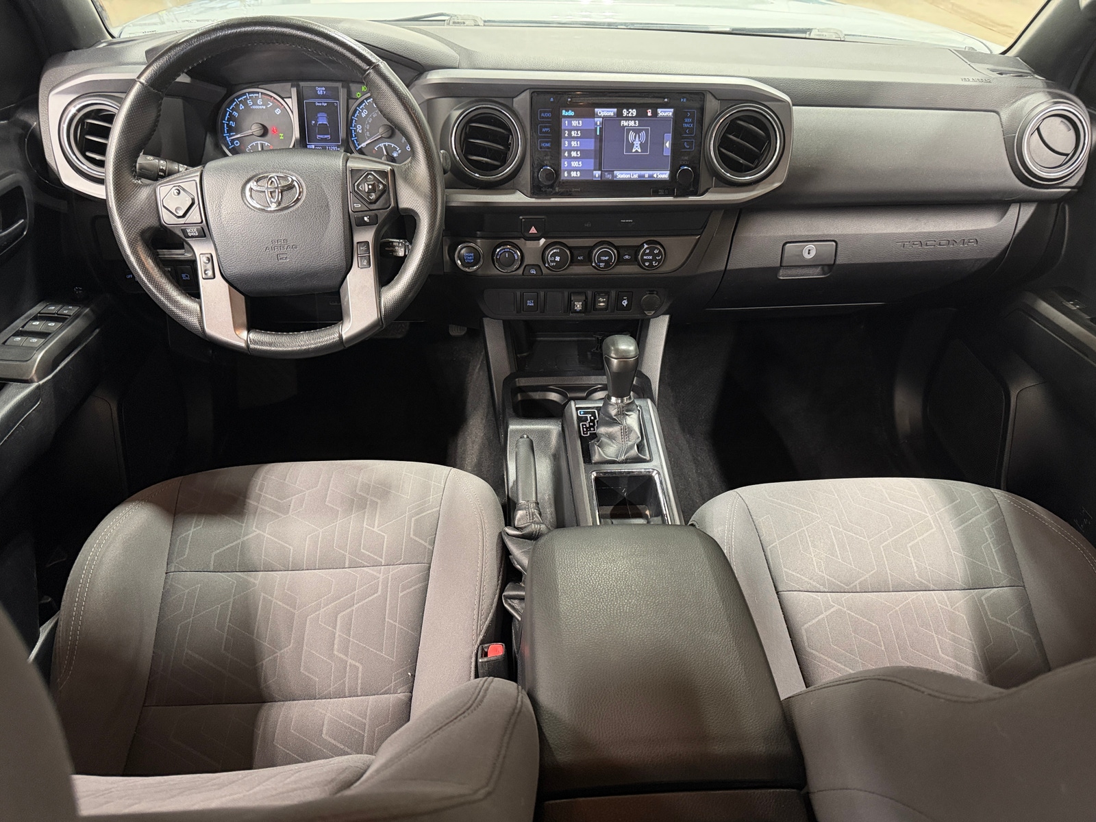 Thumbnail: 2019 Toyota Tacoma - 3