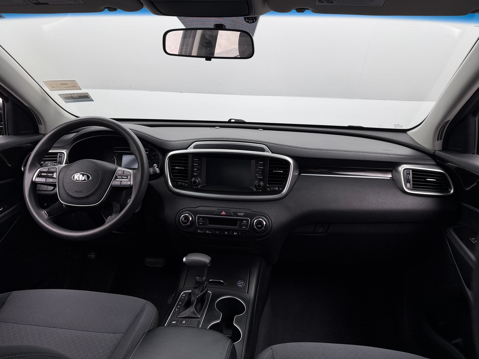 Thumbnail: 2019 Kia Sorento - 3