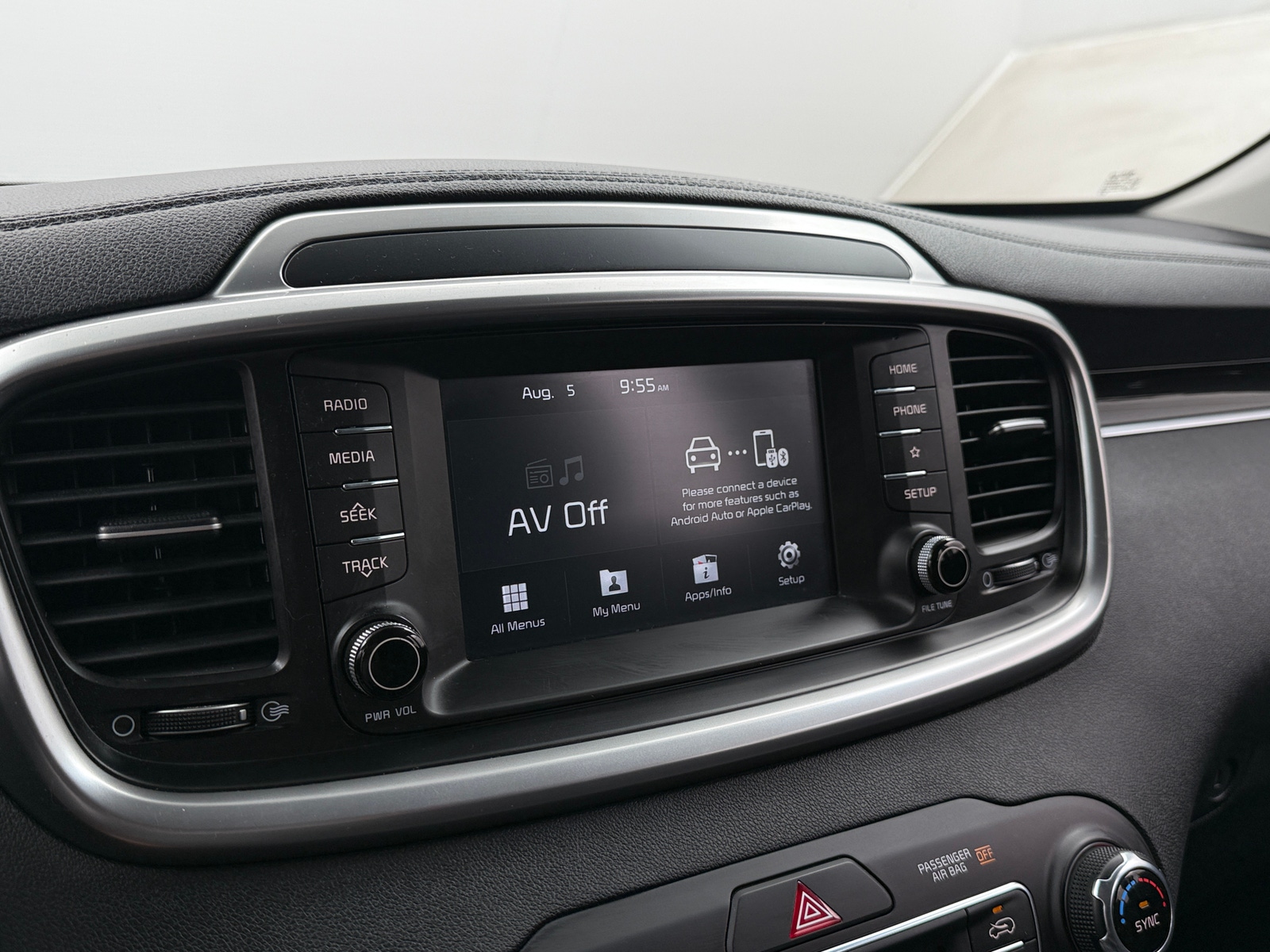 Thumbnail: 2019 Kia Sorento - 4