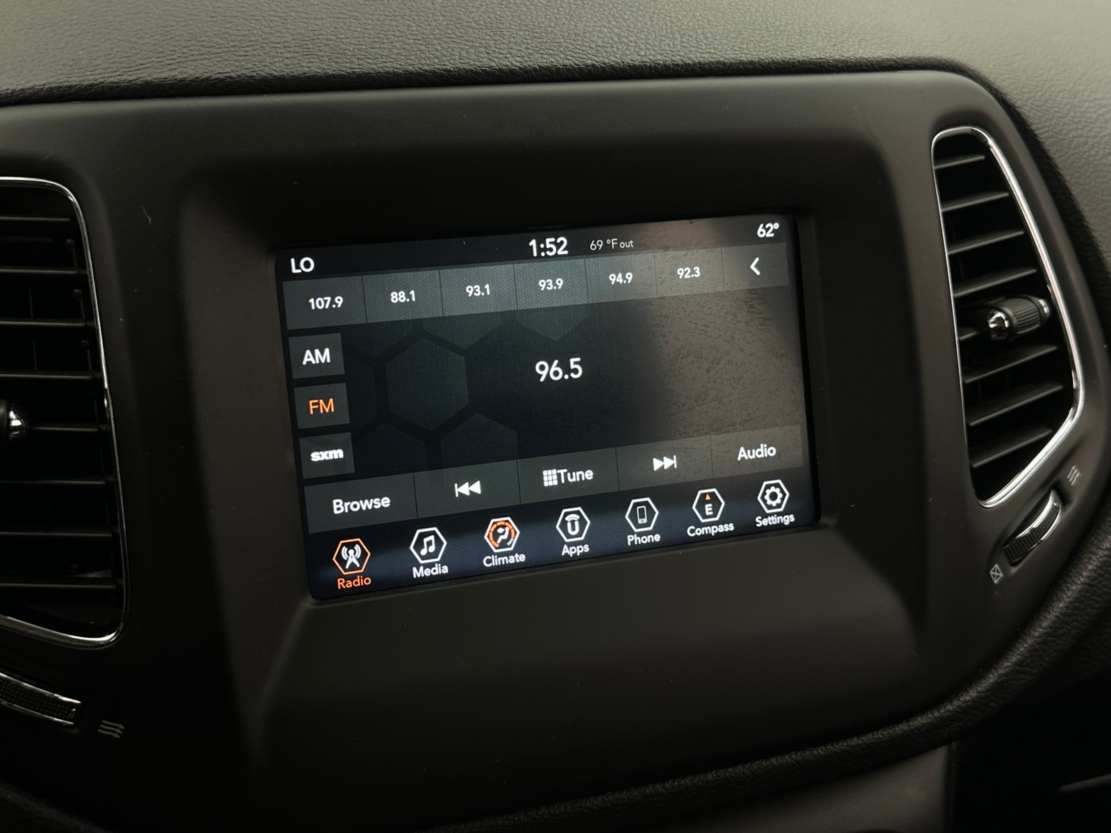 Thumbnail: 2019 Jeep Compass - 4
