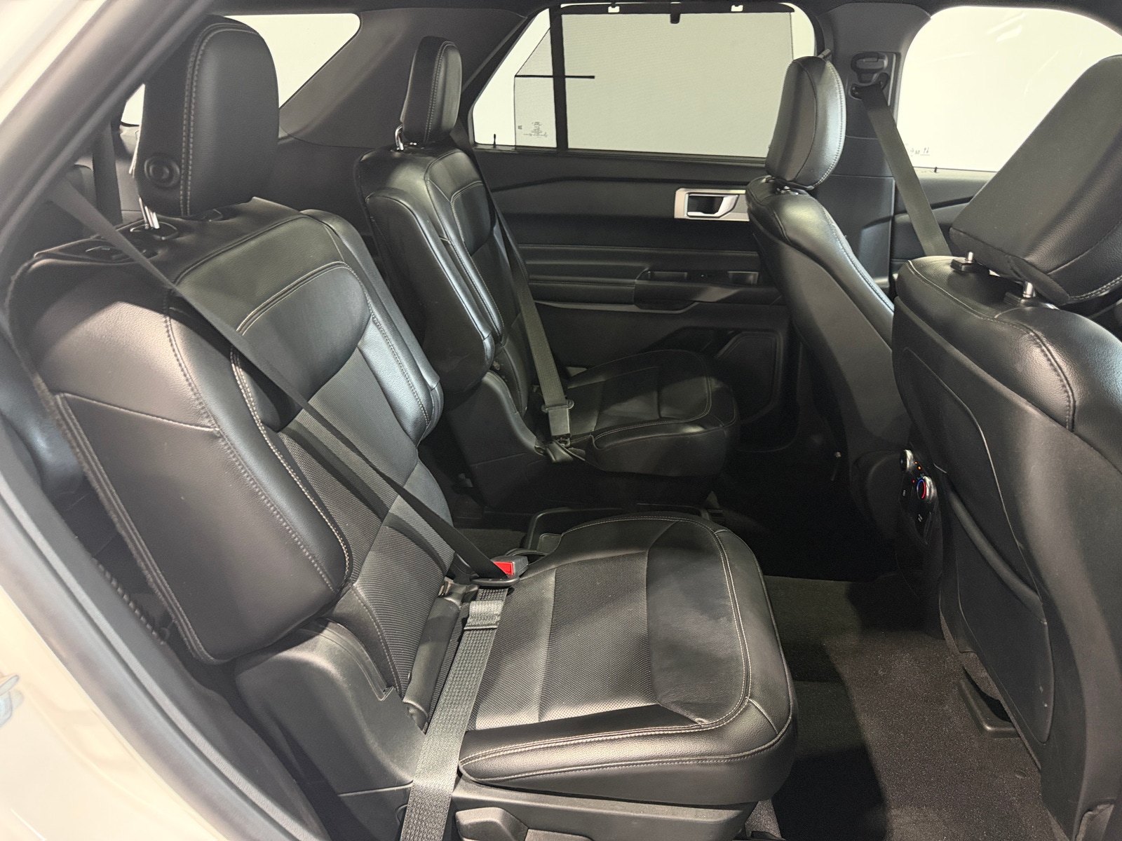 Thumbnail: 2020 Ford Explorer - 5