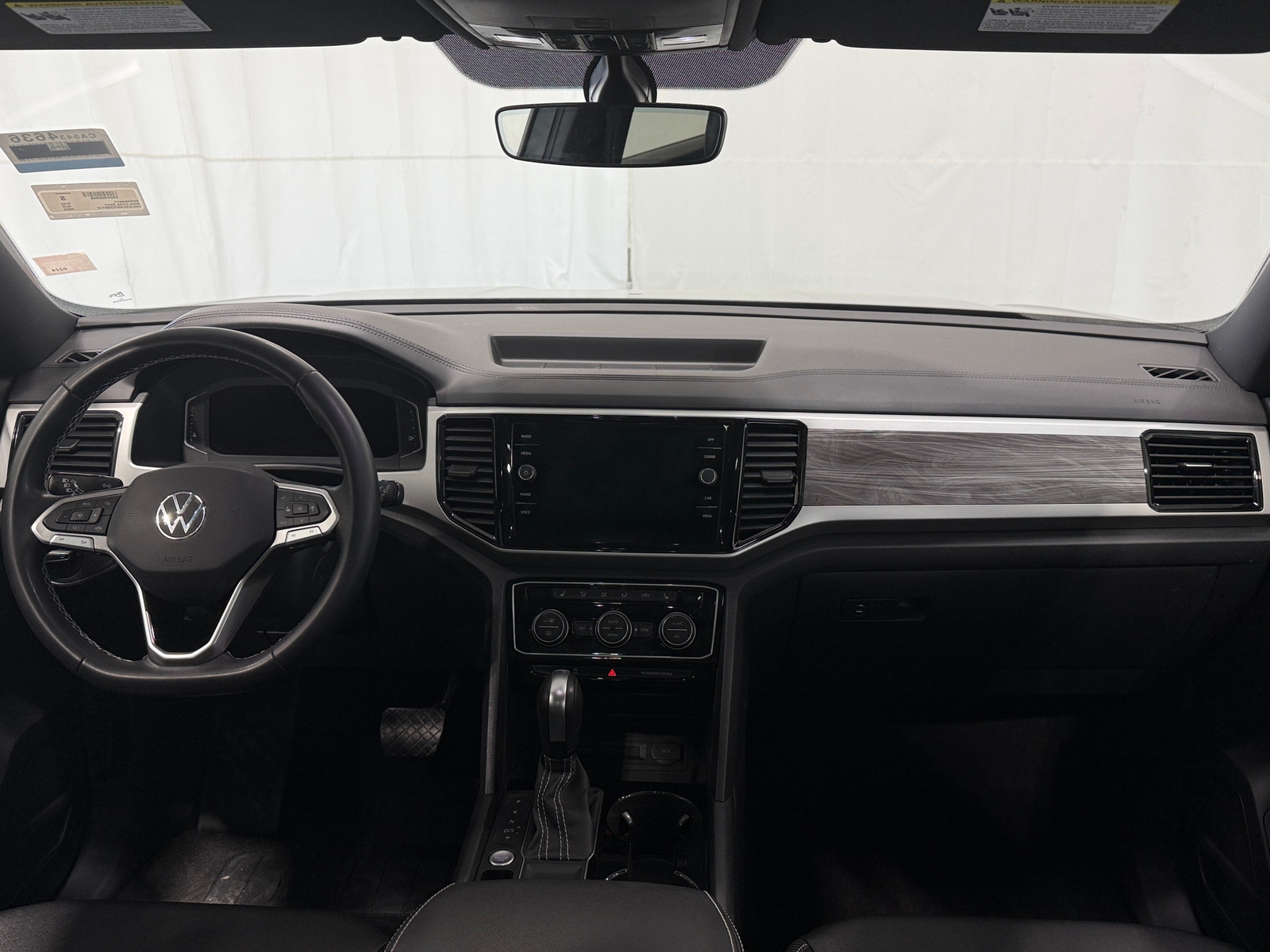 Thumbnail: 2023 Volkswagen Atlas - 3
