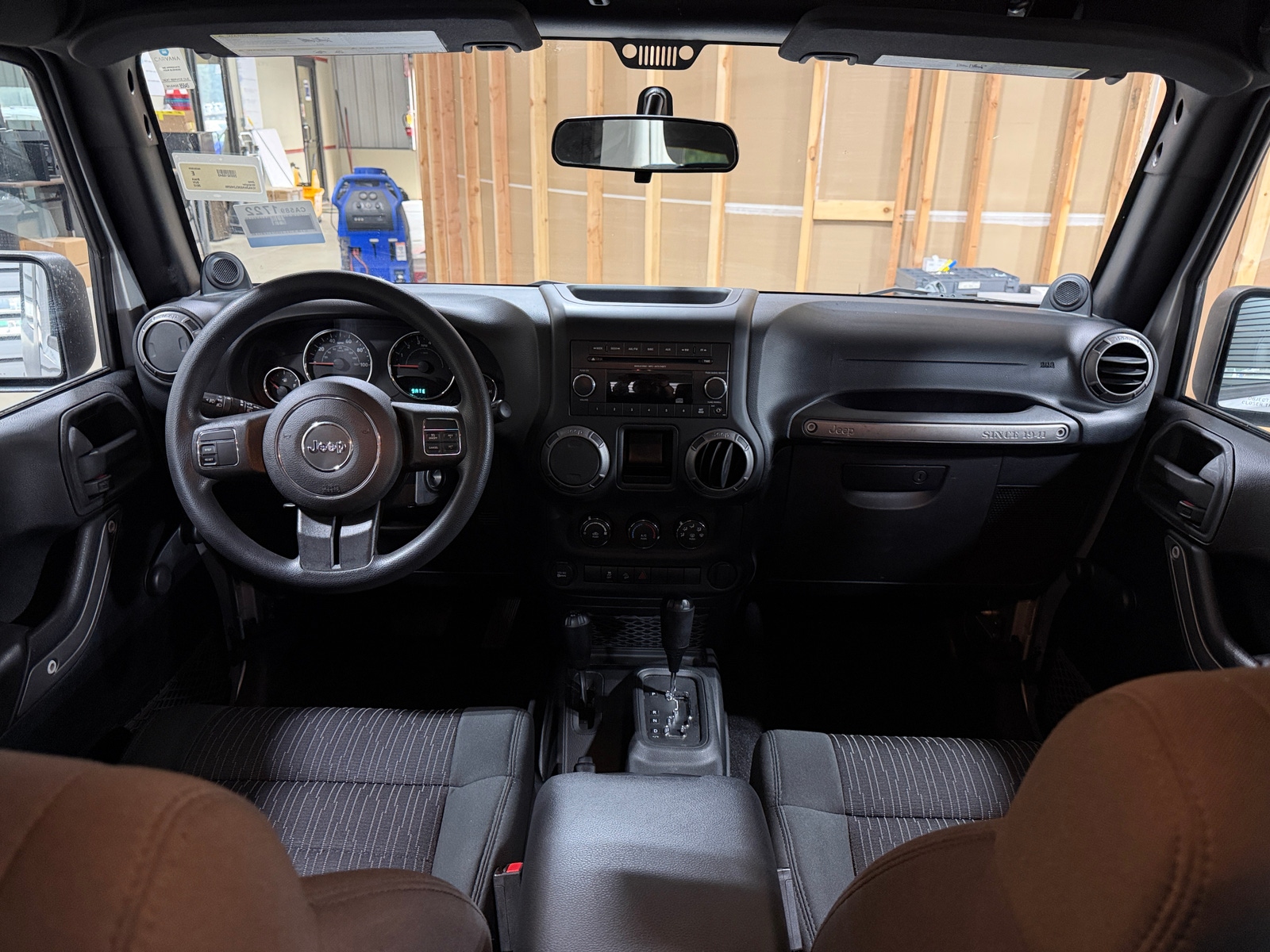 Thumbnail: 2012 Jeep Wrangler - 3