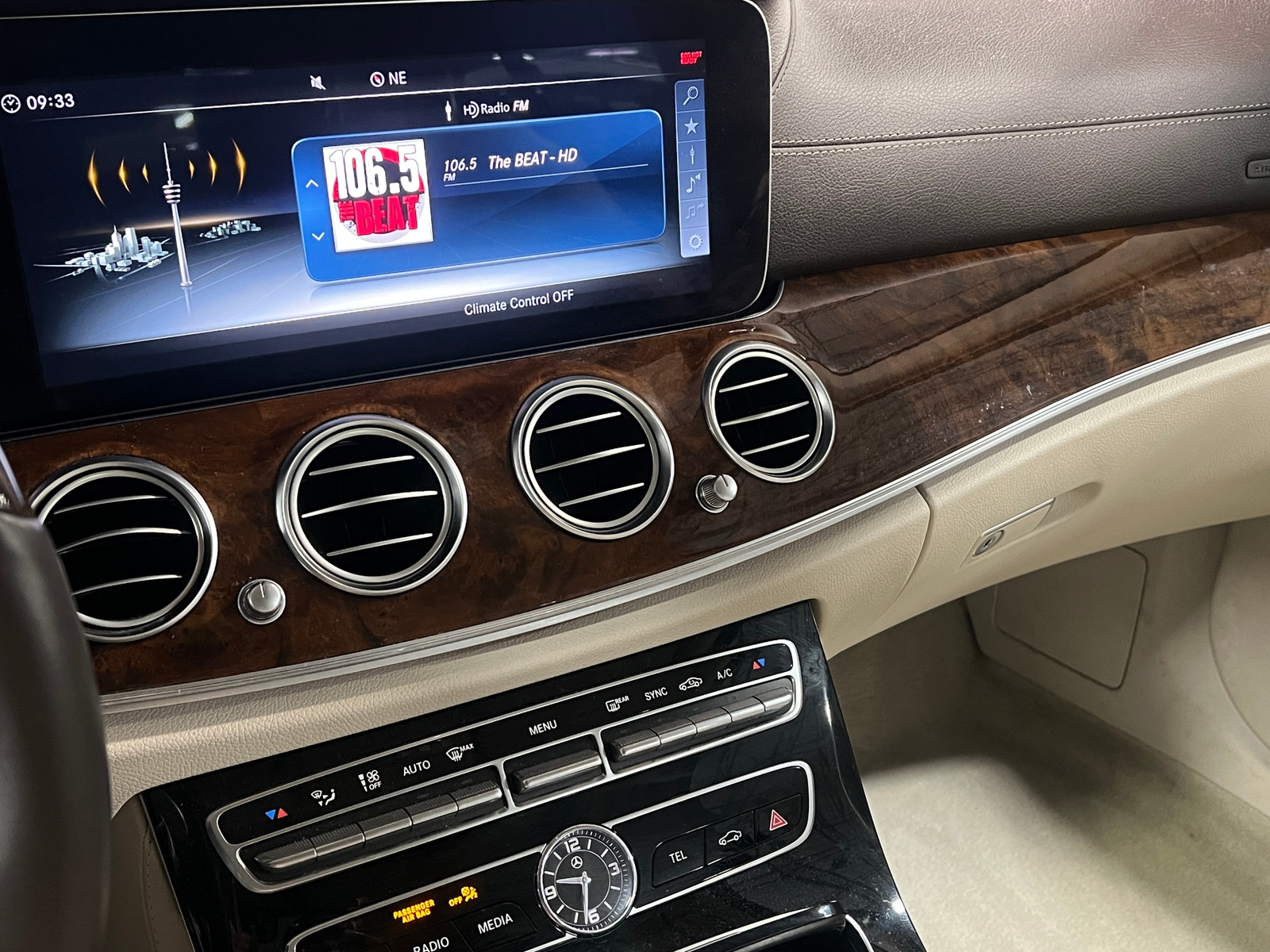 Thumbnail: 2018 Mercedes-Benz E-Class - 3