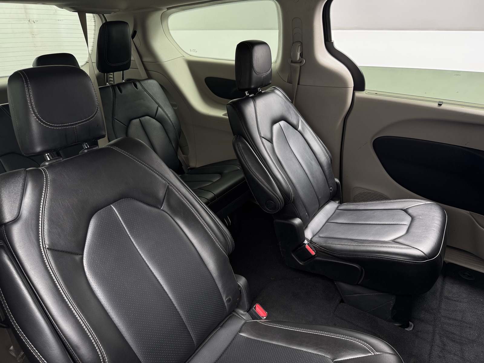 Thumbnail: 2023 Chrysler Pacifica - 5
