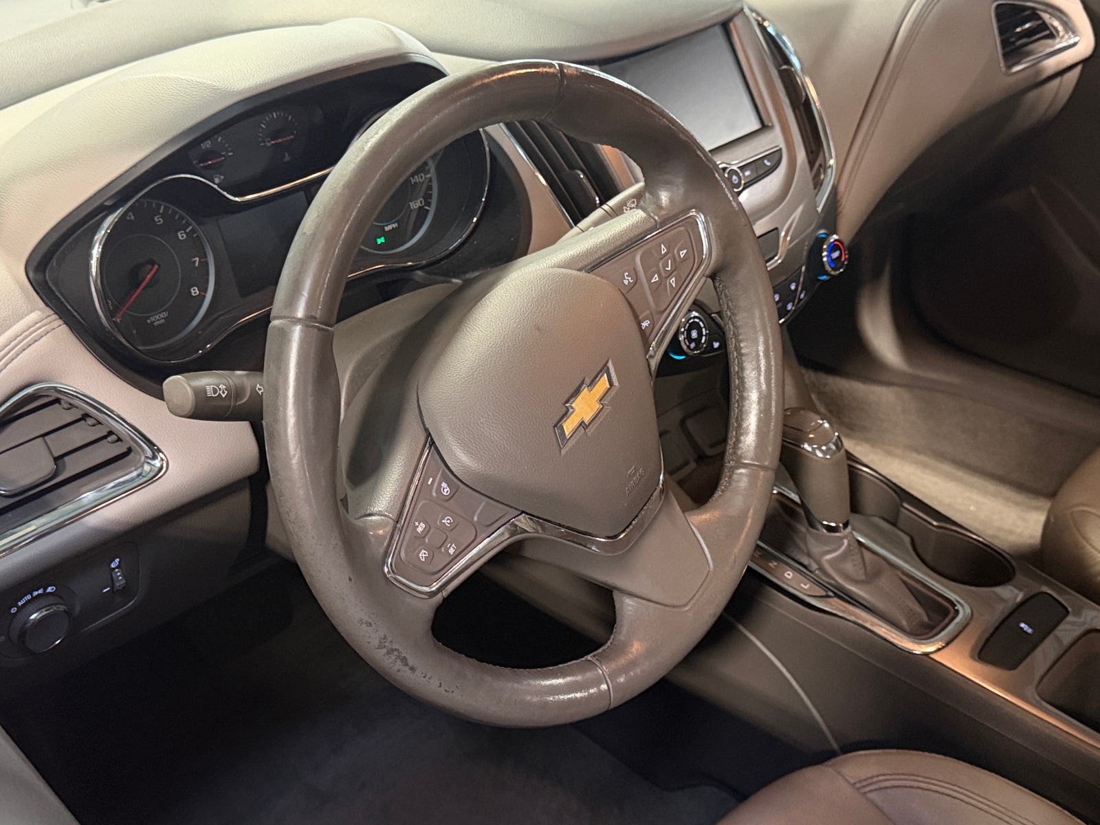 Thumbnail: 2017 Chevrolet Cruze - 4