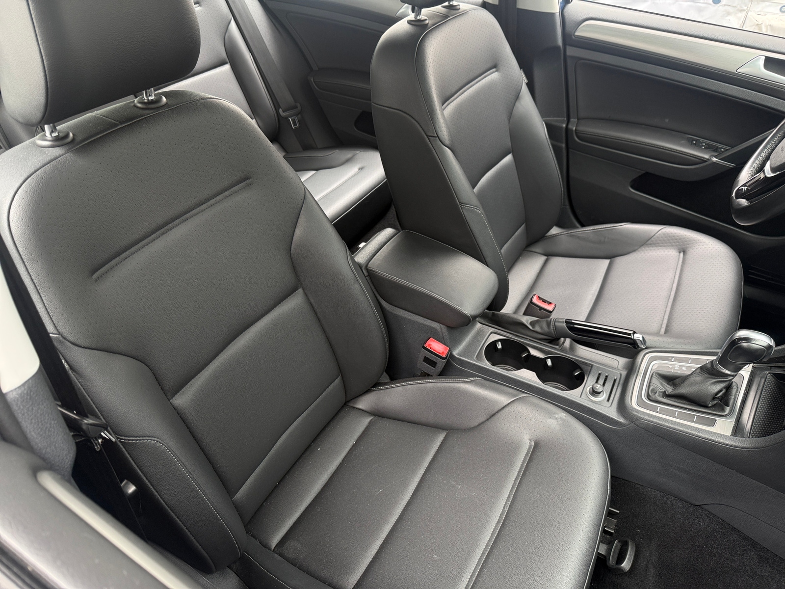 Thumbnail: 2016 Volkswagen Golf - 2