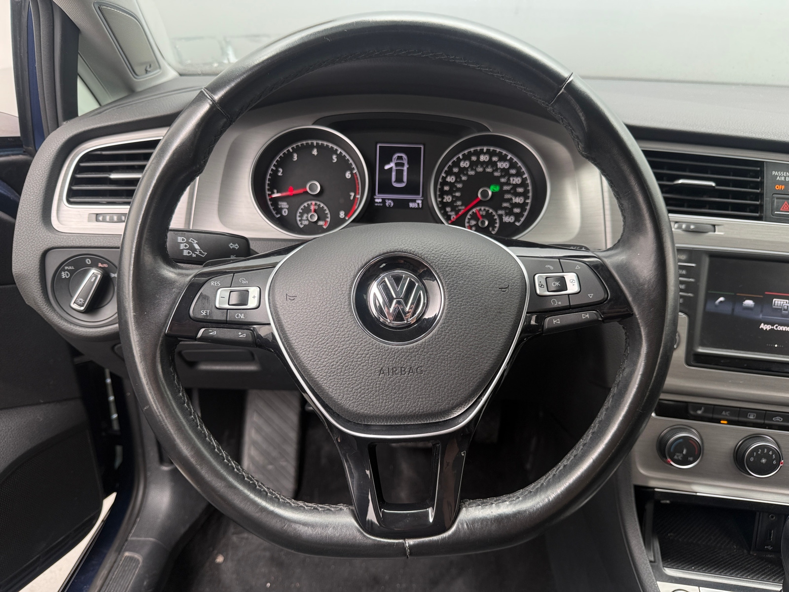 Thumbnail: 2016 Volkswagen Golf - 5
