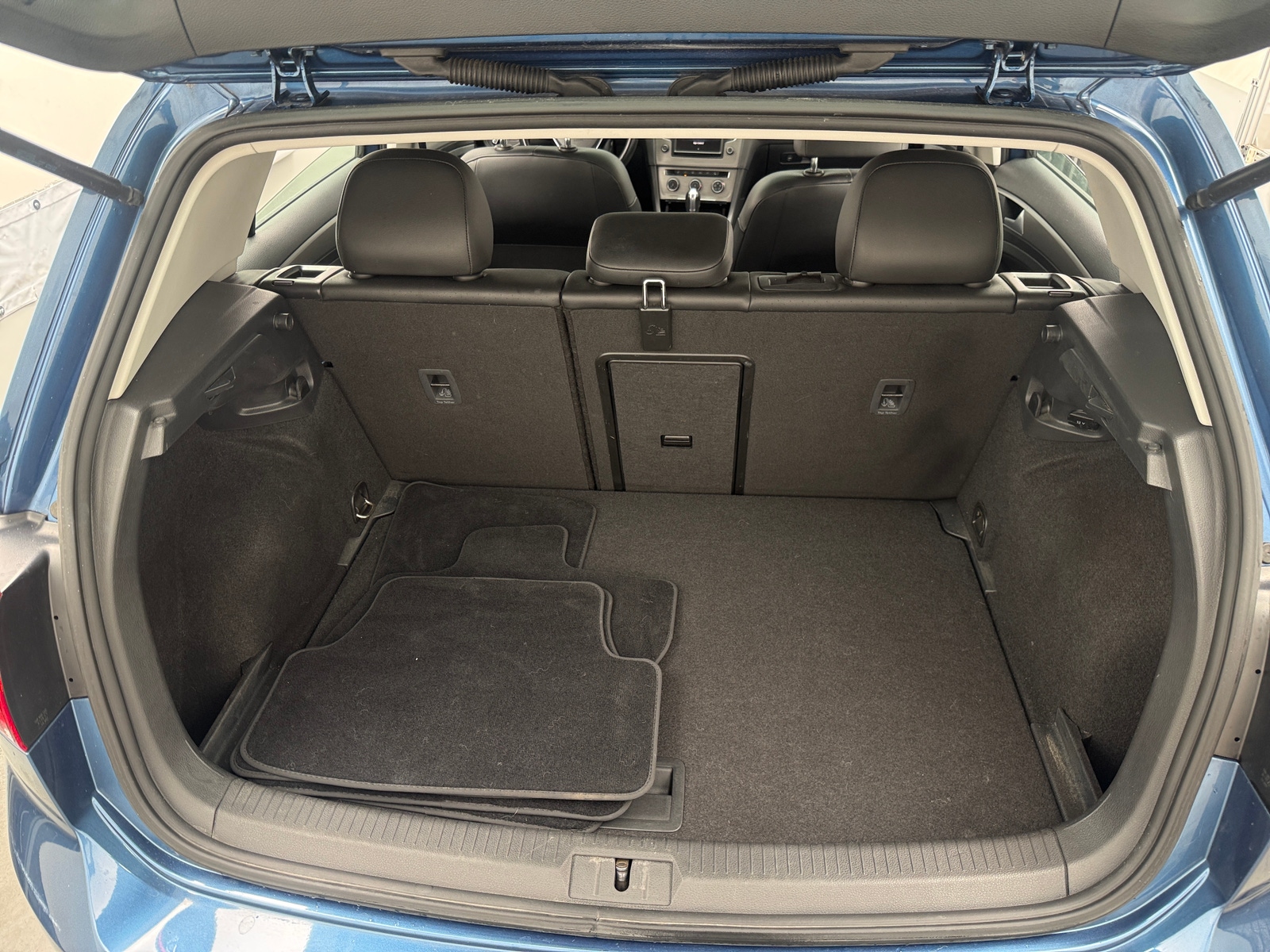 Thumbnail: 2016 Volkswagen Golf - 7