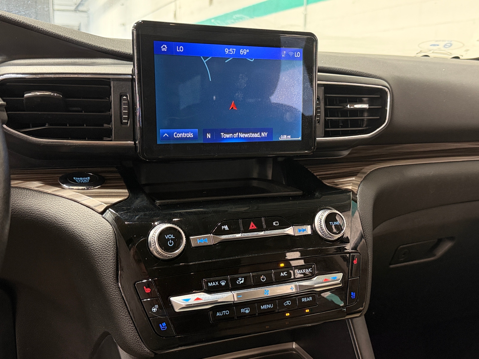 Thumbnail: 2022 Ford Explorer - 3