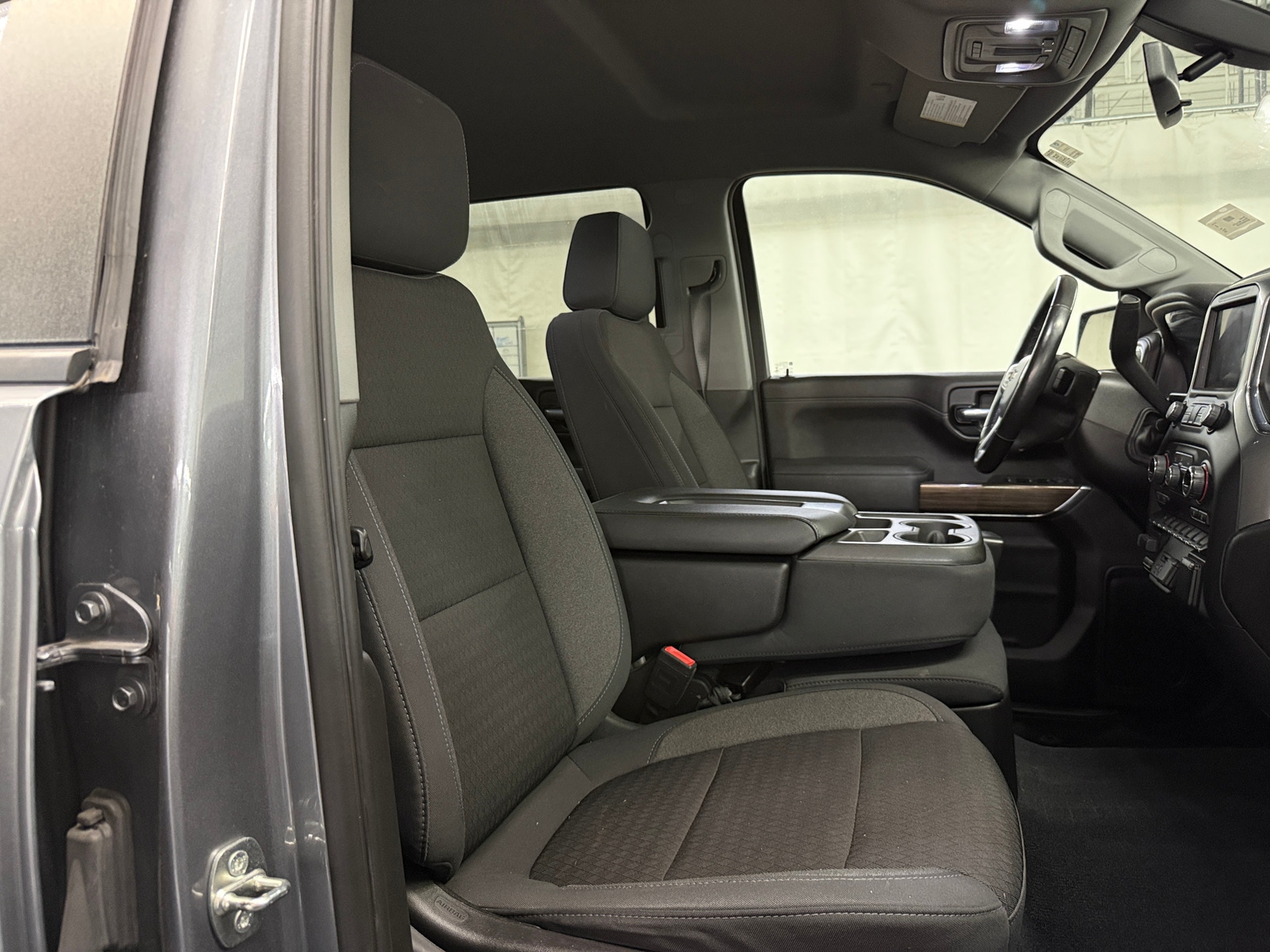 Thumbnail: 2020 Chevrolet Silverado 1500 - 2