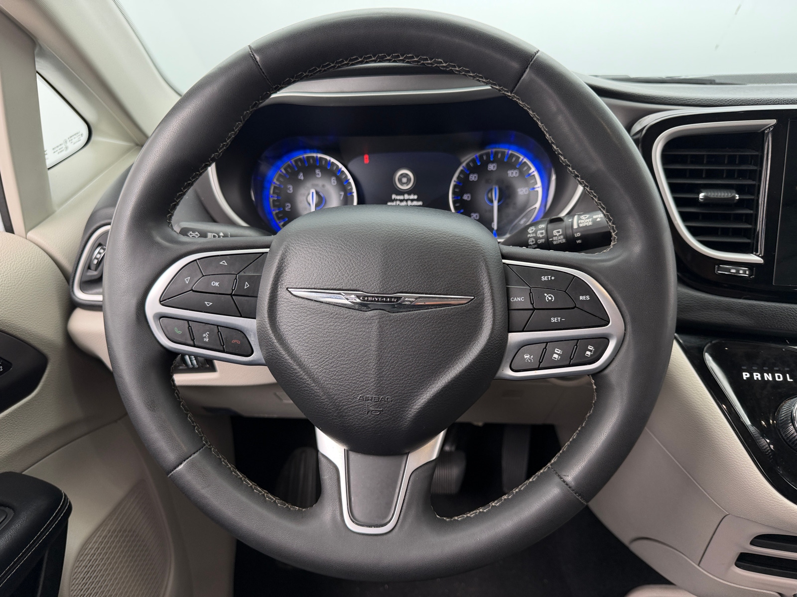 Thumbnail: 2023 Chrysler Pacifica - 4